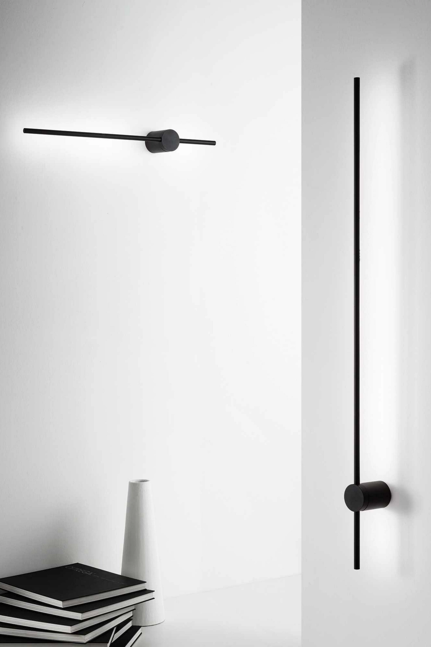   
                        
                        Декоративная подсветка IDEAL LUX (Италия) 10247    
                         в стиле Хай-тек.  
                        Тип источника света: встроенный led-модуль, несъемный.                                                 Цвета плафонов и подвесок: Черный, Бронза.                         Материал: Акрил.                          фото 2