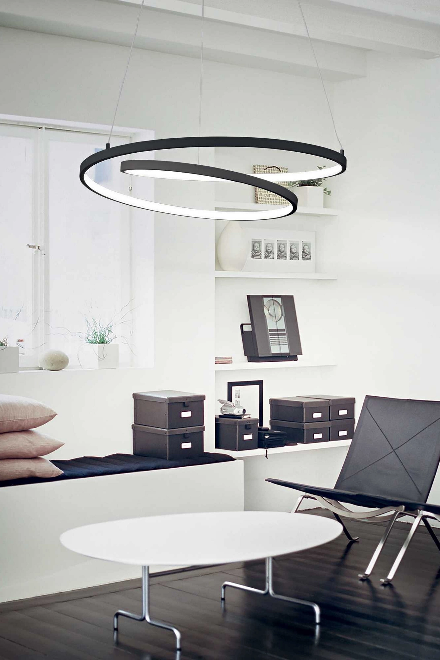   
                        
                        Люстра IDEAL LUX (Італія) 10378    
                         У стилі Модерн.  
                        Тип джерела світла: вбудований led-модуль, незмінний.                         Форма: Коло.                         Кольори плафонів і підвісок: Чорний, Білий.                         Матеріал: Метал.                          фото 2