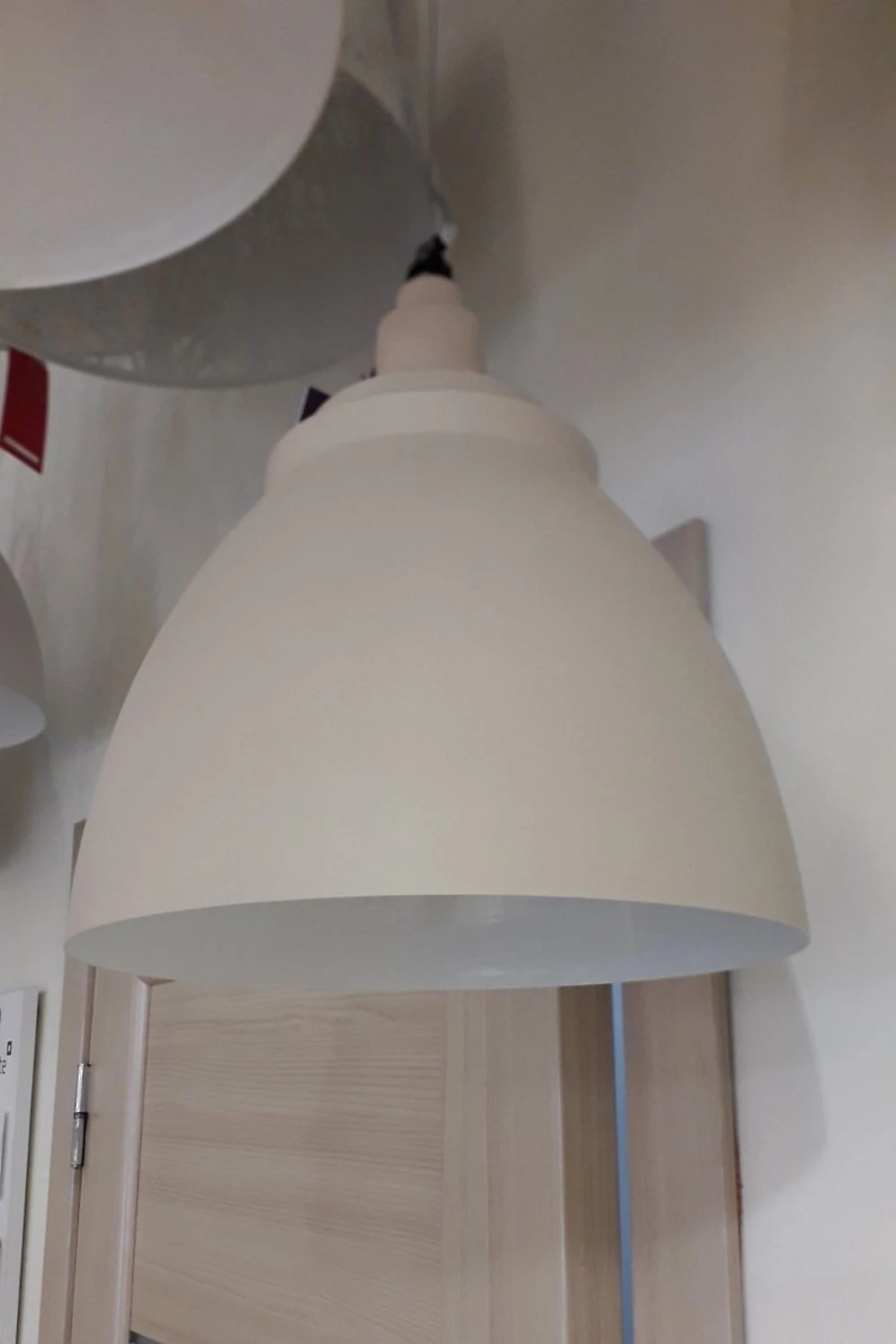   
                        
                        Люстра MAYTONI (Німеччина) 12256    
                         у стилі Лофт.  
                        Тип джерела світла: світлодіодна лампа, змінна.                         Форма: Коло.                         Кольори плафонів і підвісок: Рожевий.                         Матеріал: Метал.                          фото 8