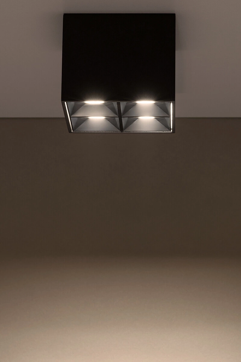  
                        
                        Точечный светильник NOWODVORSKI (Польша) 13283    
                         в стиле Хай-тек.  
                        Тип источника света: встроенный led-модуль, несъемный.                         Форма: Куб.                         Цвета плафонов и подвесок: Черный, Серый.                         Материал: Алюминий.                          фото 2
