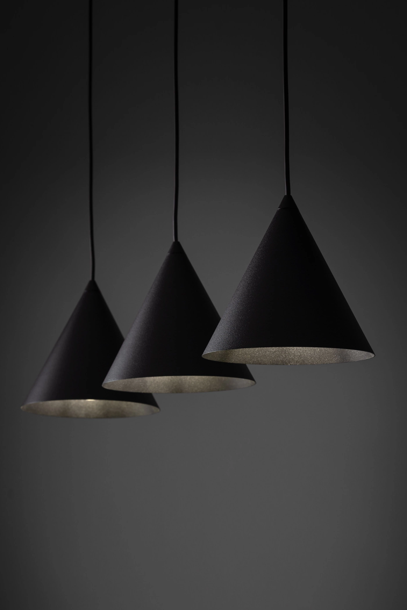   
                        
                        Люстра TK LIGHTING (Польша) 13892    
                         В стиле Лофт.  
                        Тип источника света: светодиодная лампа, сменная.                         Форма: Прямоугольник.                         Цвета плафонов и подвесок: Черный.                         Материал: Сталь, Пластик.                          фото 7