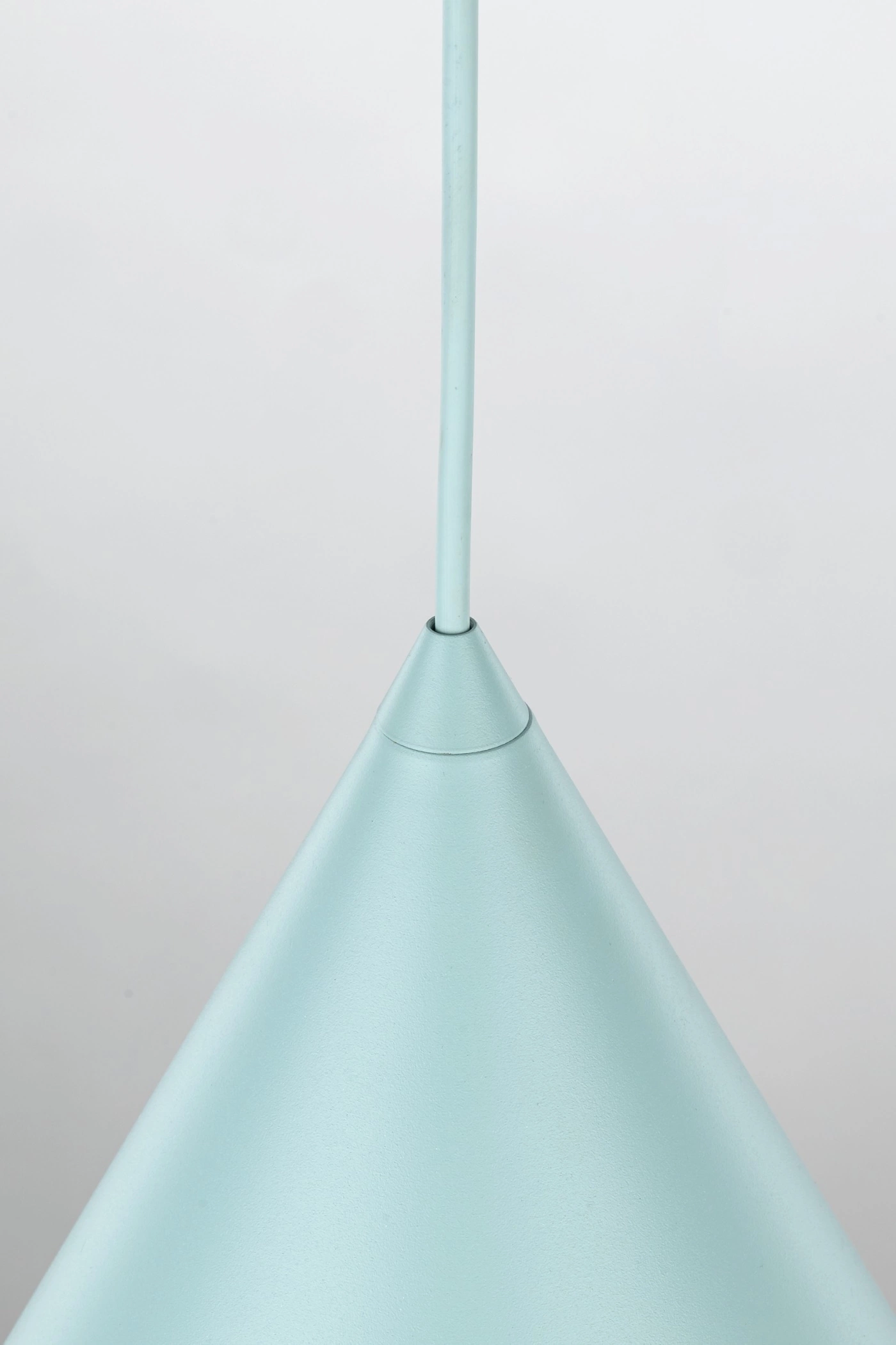   
                        
                        Люстра TK LIGHTING (Польша) 13906    
                         В стиле Лофт.  
                        Тип источника света: светодиодная лампа, сменная.                         Форма: Круг.                         Цвета плафонов и подвесок: Голубой.                         Материал: Сталь, Пластик.                          фото 4