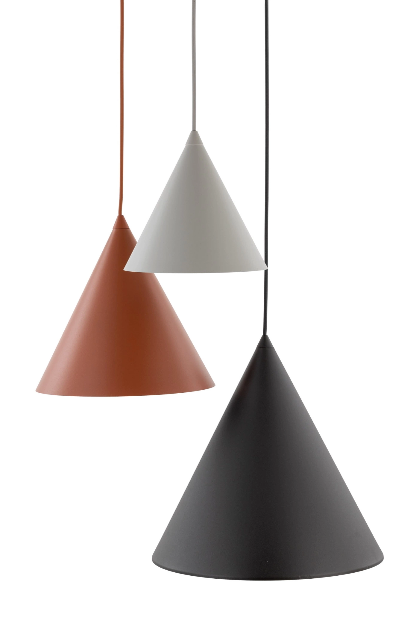   
                        
                        Люстра TK LIGHTING (Польша) 13914    
                         В стиле Лофт.  
                        Тип источника света: светодиодная лампа, сменная.                         Форма: Круг.                         Цвета плафонов и подвесок: Черный, Красный, Бежевый.                         Материал: Сталь, Пластик.                          фото 3