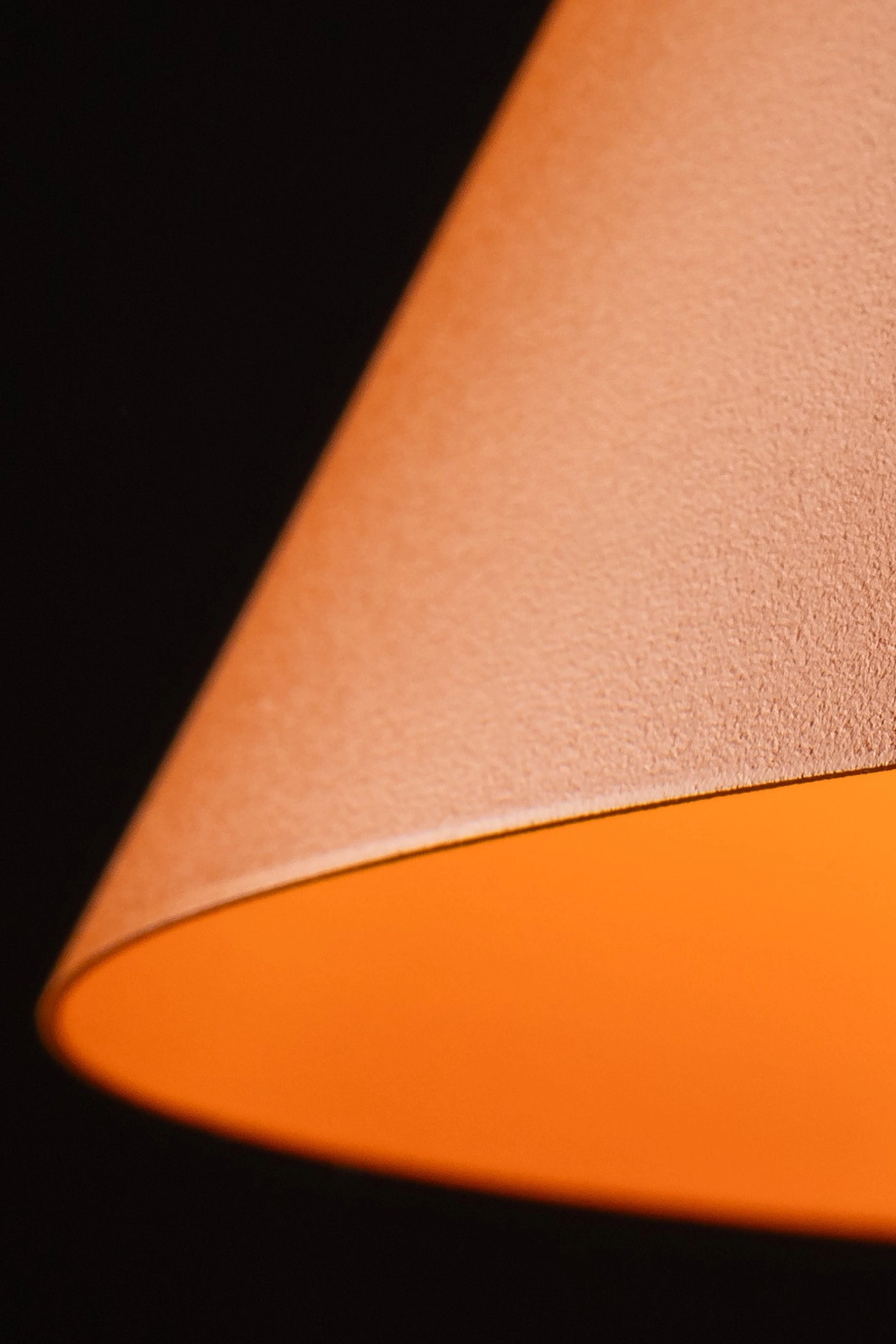   
                        
                        Люстра TK LIGHTING (Польща) 13918    
                         У стилі Лофт.  
                        Тип джерела світла: світлодіодна лампа, змінна.                         Форма: Коло.                         Кольори плафонів і підвісок: Помаранчевий.                         Матеріал: Сталь, Пластик.                          фото 6