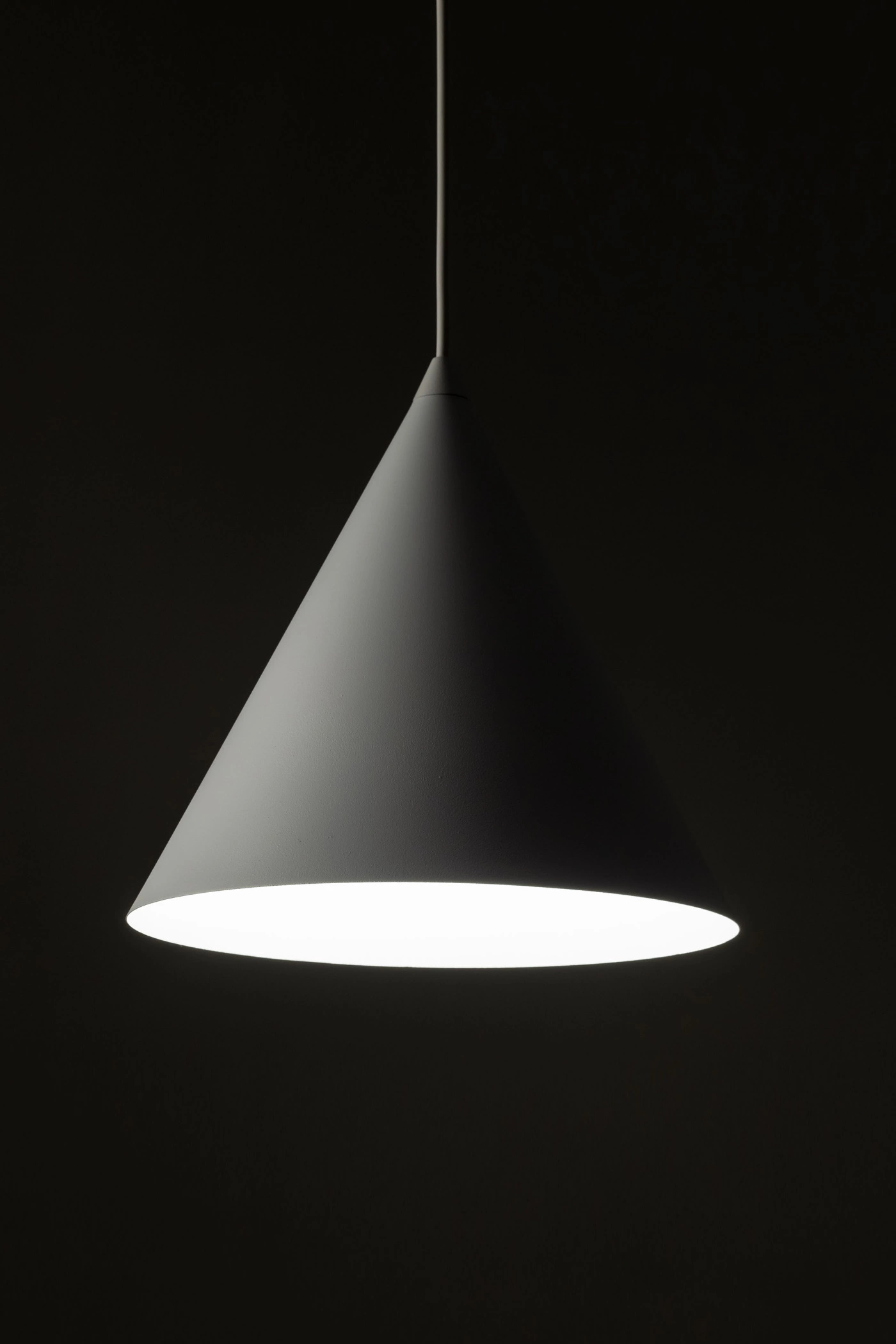   
                        
                        Люстра TK LIGHTING (Польша) 13924    
                         В стиле Лофт.  
                        Тип источника света: светодиодная лампа, сменная.                         Форма: Круг.                         Цвета плафонов и подвесок: Белый.                         Материал: Сталь, Пластик.                          фото 5