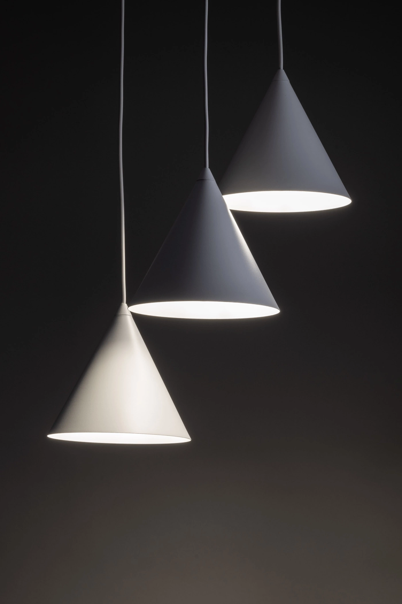  
                        
                        Люстра TK LIGHTING (Польша) 13933    
                         В стиле Лофт.  
                        Тип источника света: светодиодная лампа, сменная.                         Форма: Круг.                         Цвета плафонов и подвесок: Белый.                         Материал: Сталь, Пластик.                          фото 6