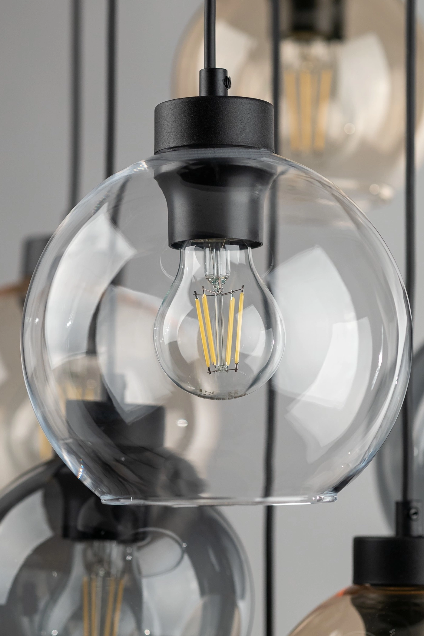   
                        
                        Люстра TK LIGHTING (Польща) 13955    
                         У стилі Хай-тек.  
                        Тип джерела світла: світлодіодна лампа, змінна.                         Форма: Коло.                         Кольори плафонів і підвісок: Прозорий, Жовтий, Сірий.                         Матеріал: Скло.                          фото 9