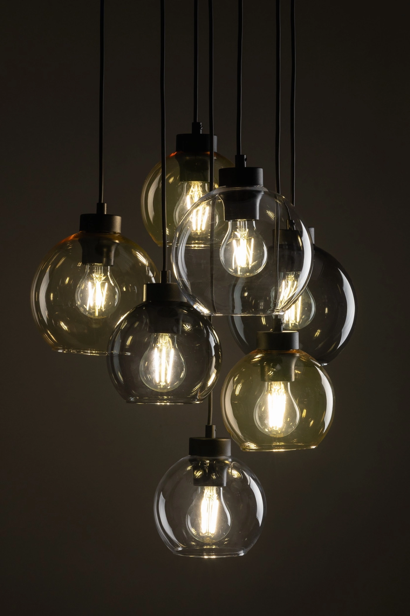   
                        
                        Люстра TK LIGHTING (Польща) 13955    
                         У стилі Хай-тек.  
                        Тип джерела світла: світлодіодна лампа, змінна.                         Форма: Коло.                         Кольори плафонів і підвісок: Прозорий, Жовтий, Сірий.                         Матеріал: Скло.                          фото 10