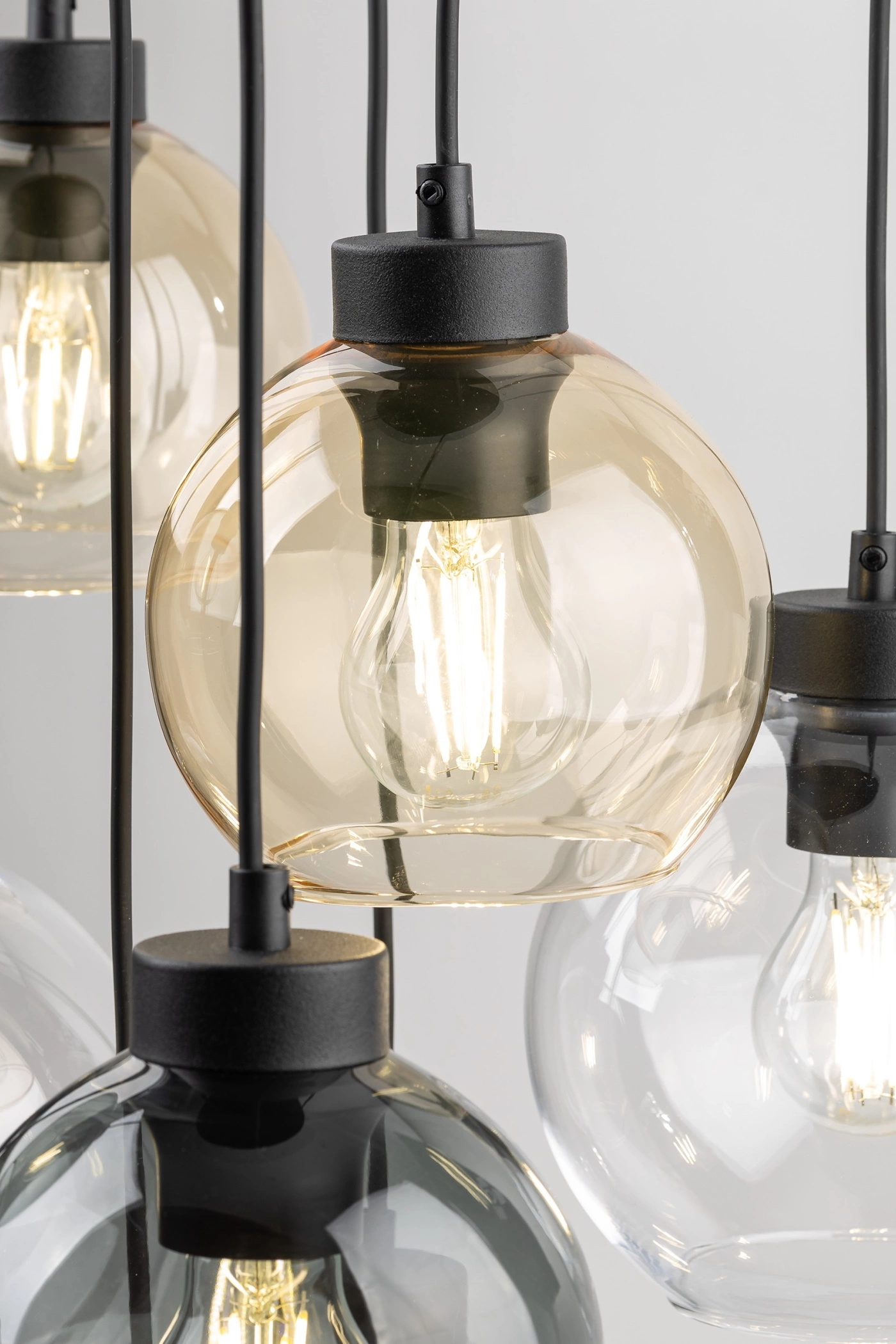   
                        
                        Люстра TK LIGHTING (Польща) 13959    
                         У стилі Хай-тек.  
                        Тип джерела світла: світлодіодна лампа, змінна.                         Форма: Коло.                         Кольори плафонів і підвісок: Прозорий, Жовтий, Сірий.                         Матеріал: Скло.                          фото 8