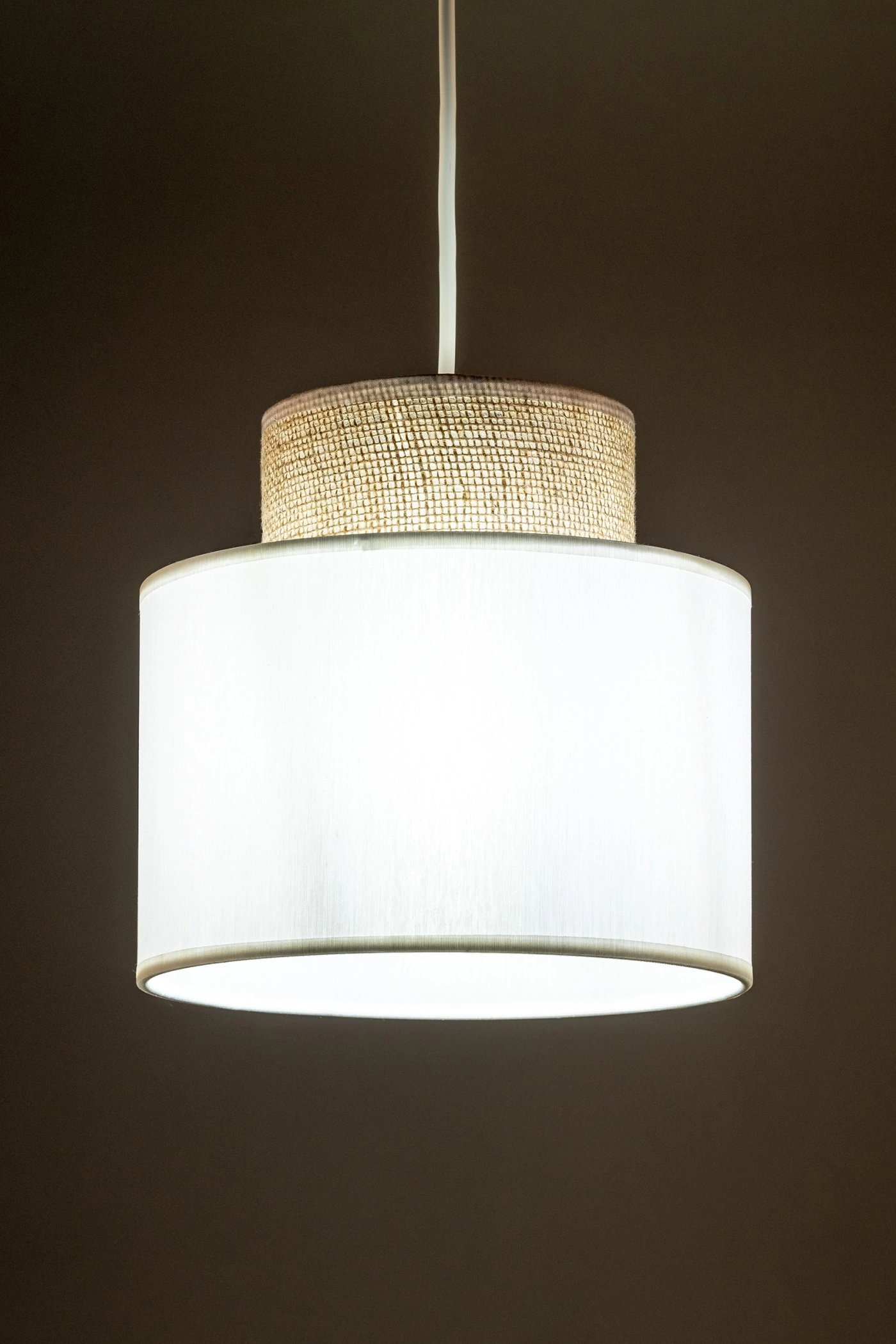   
                        
                        Люстра TK LIGHTING (Польща) 13987    
                         У стилі Скандинавський, Модерн.  
                        Тип джерела світла: світлодіодна лампа, змінна.                         Форма: Циліндр.                         Кольори плафонів і підвісок: Білий, Бежевий.                         Матеріал: Тканина.                          фото 6
