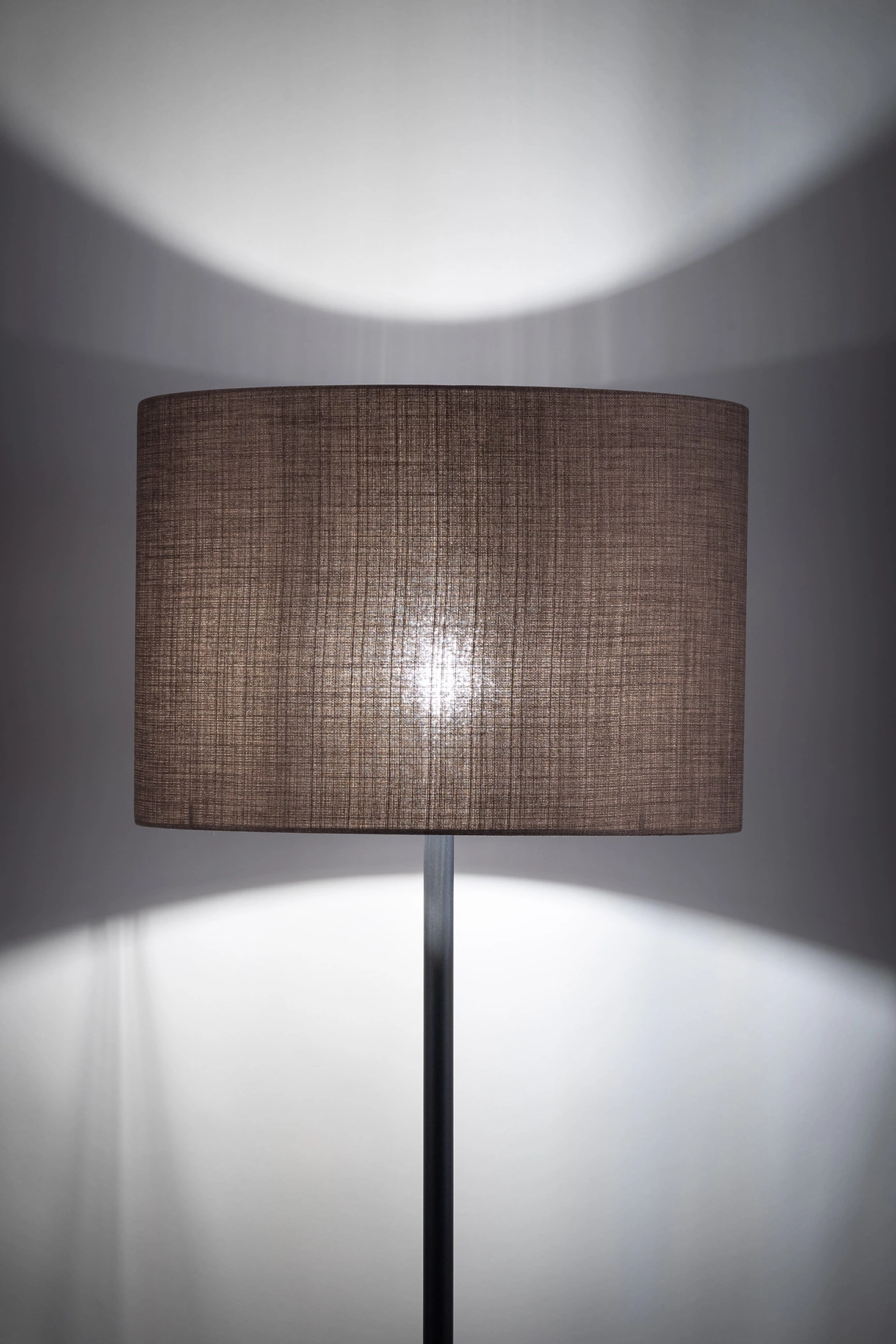   
                        
                        Торшер TK LIGHTING (Польша) 13988    
                         В стиле Скандинавский, Модерн.  
                        Тип источника света: светодиодная лампа, сменная.                                                 Цвета плафонов и подвесок: Коричневый.                         Материал: Ткань, Пластик.                          фото 6