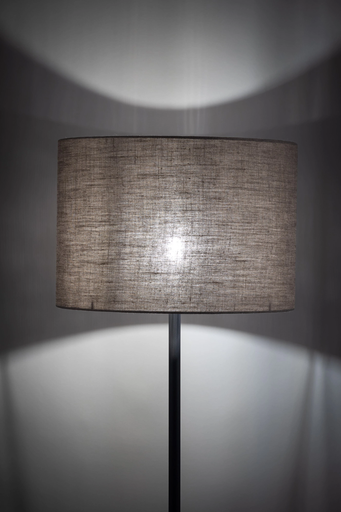   
                        
                        Торшер TK LIGHTING (Польша) 13991    
                         В стиле Скандинавский, Модерн.  
                        Тип источника света: светодиодная лампа, сменная.                                                 Цвета плафонов и подвесок: Бежевый.                         Материал: Ткань, Пластик.                          фото 5