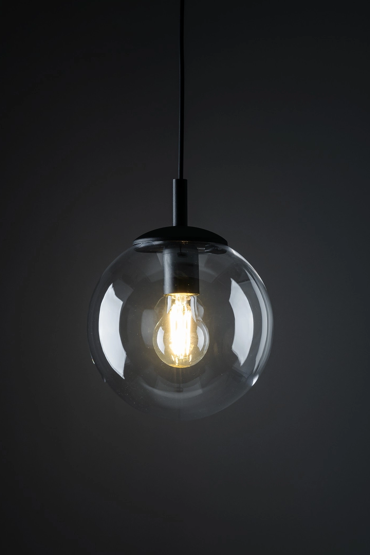   
                        
                        Люстра TK LIGHTING (Польша) 14051    
                         В стиле Хай-тек.  
                        Тип источника света: светодиодная лампа, сменная.                         Форма: Шар.                         Цвета плафонов и подвесок: Прозрачный.                         Материал: Стекло.                          фото 7