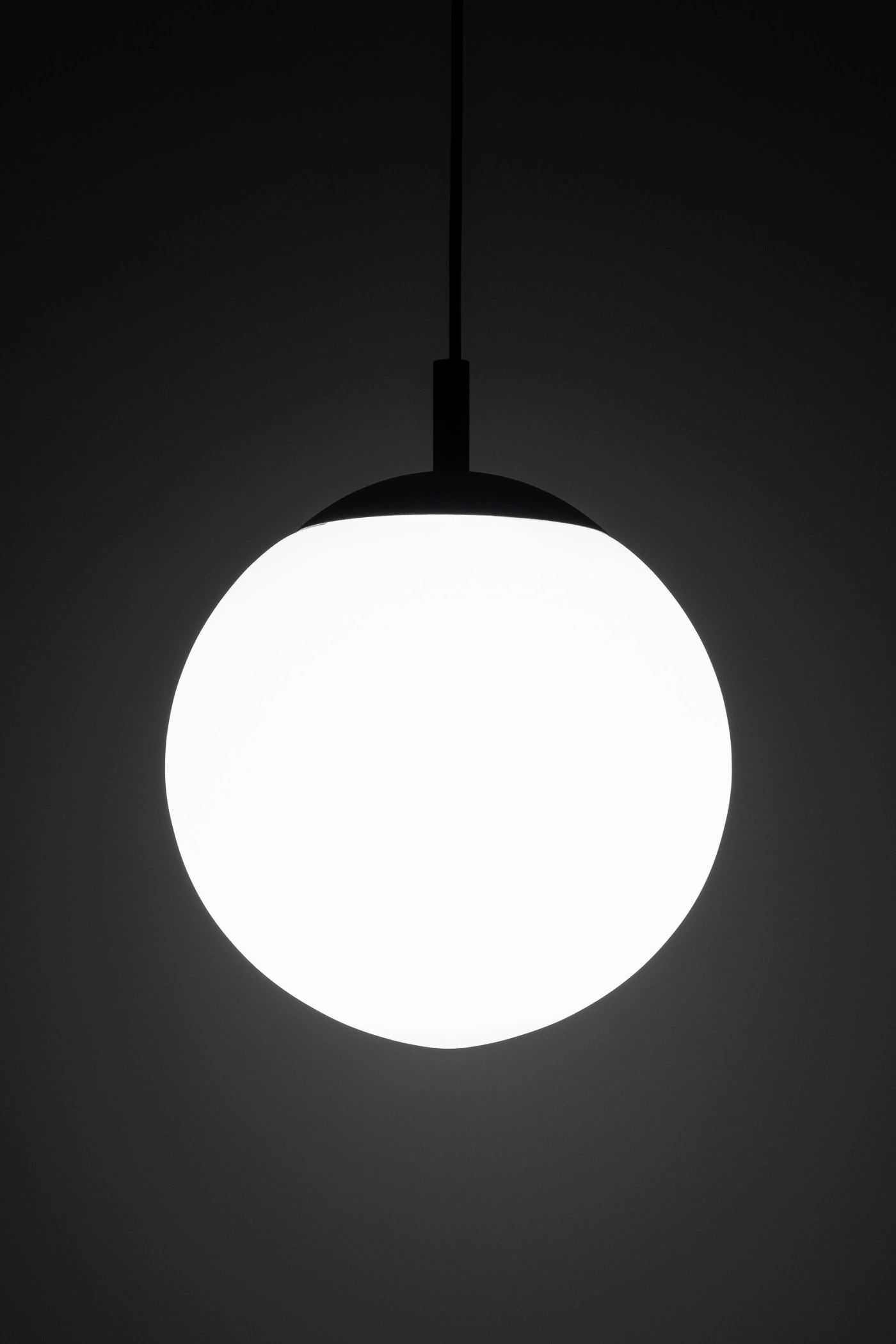   
                        
                        Люстра TK LIGHTING (Польша) 14058    
                         В стиле Хай-тек.  
                        Тип источника света: светодиодная лампа, сменная.                         Форма: Шар.                         Цвета плафонов и подвесок: Белый.                         Материал: Стекло.                          фото 9