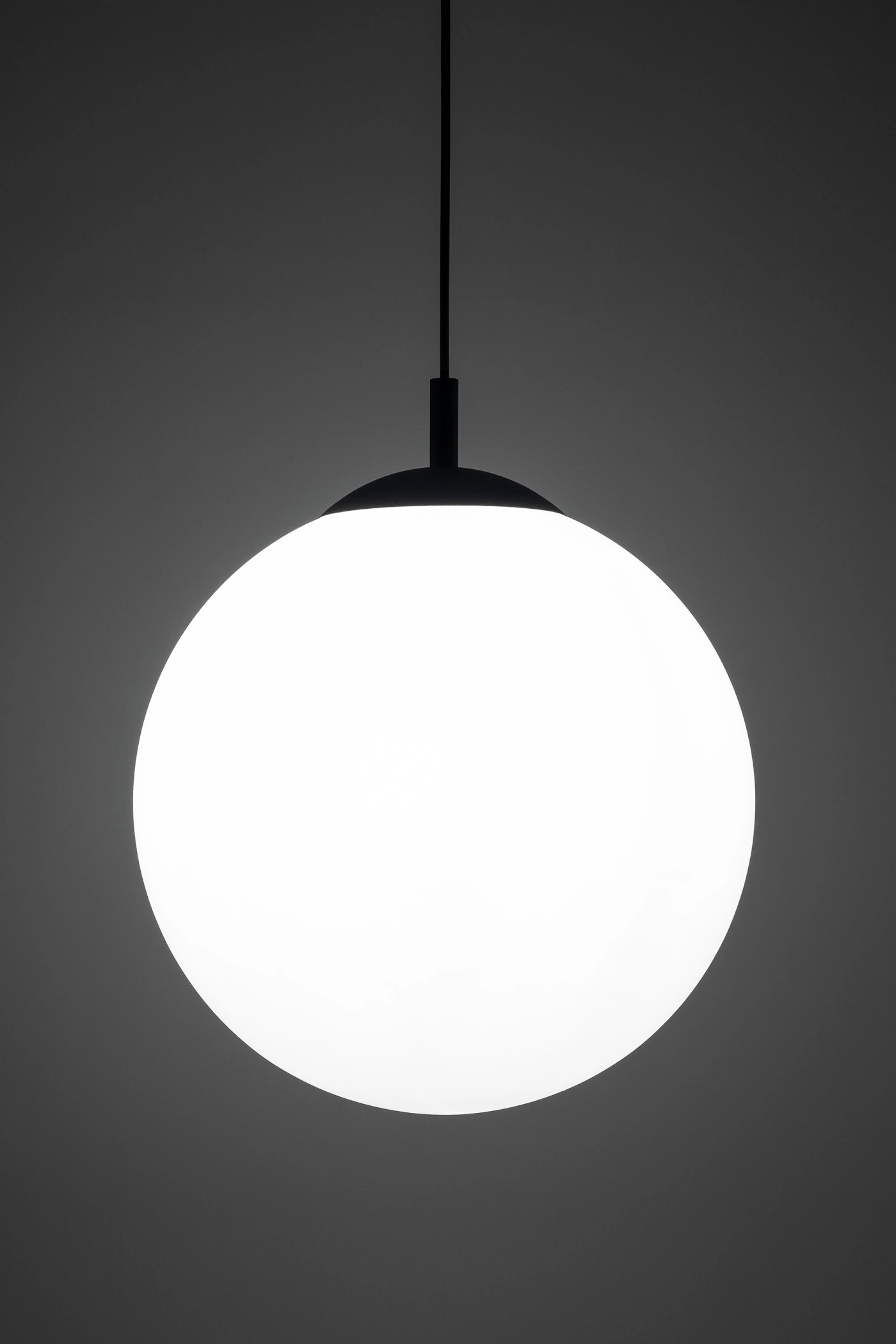   
                        
                        Люстра TK LIGHTING (Польша) 14060    
                         В стиле Хай-тек.  
                        Тип источника света: светодиодная лампа, сменная.                         Форма: Шар.                         Цвета плафонов и подвесок: Белый.                         Материал: Стекло.                          фото 5