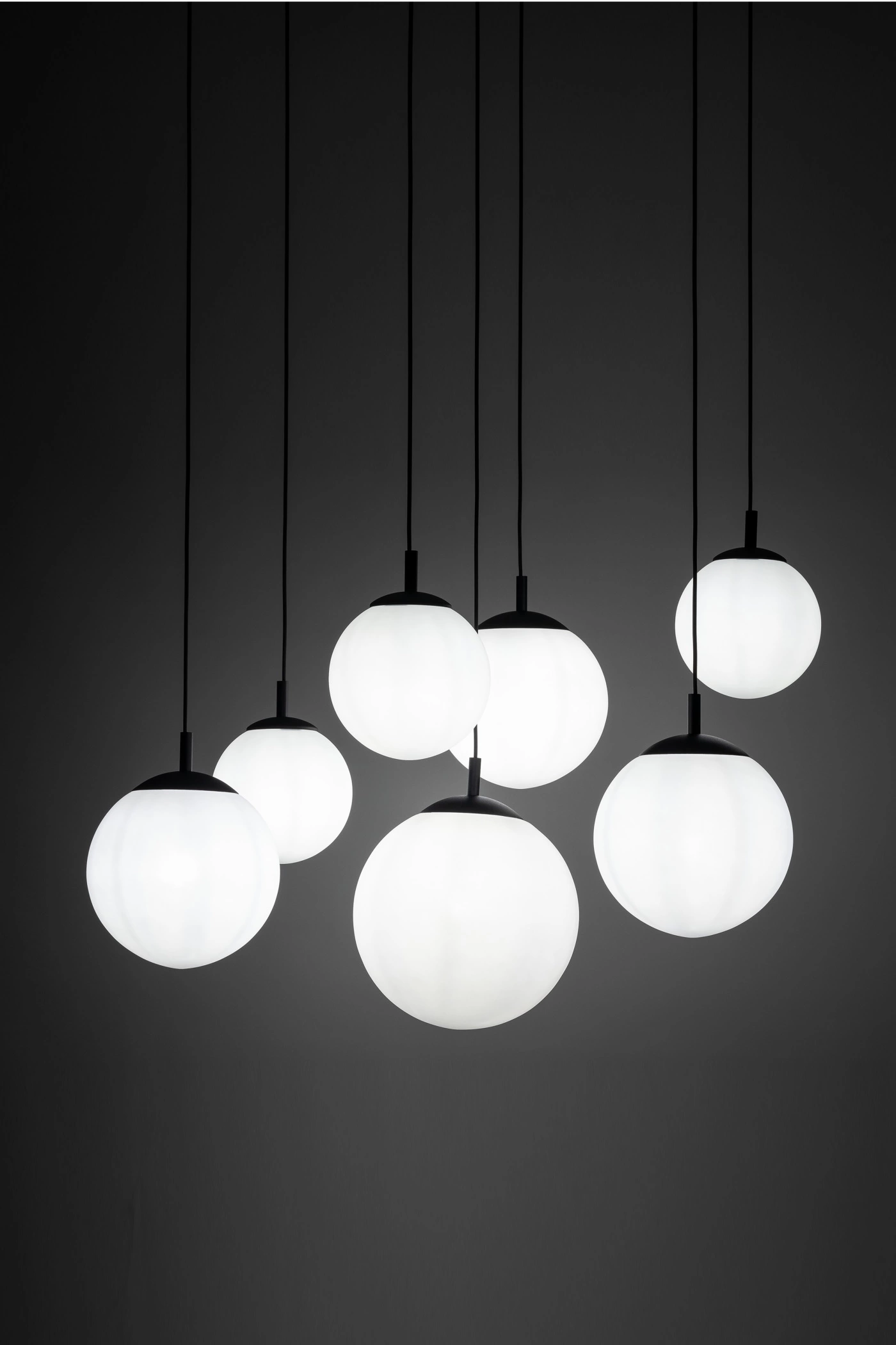   
                        
                        Люстра TK LIGHTING (Польша) 14067    
                         В стиле Хай-тек.  
                        Тип источника света: светодиодная лампа, сменная.                         Форма: Круг.                         Цвета плафонов и подвесок: Белый.                         Материал: Стекло.                          фото 4