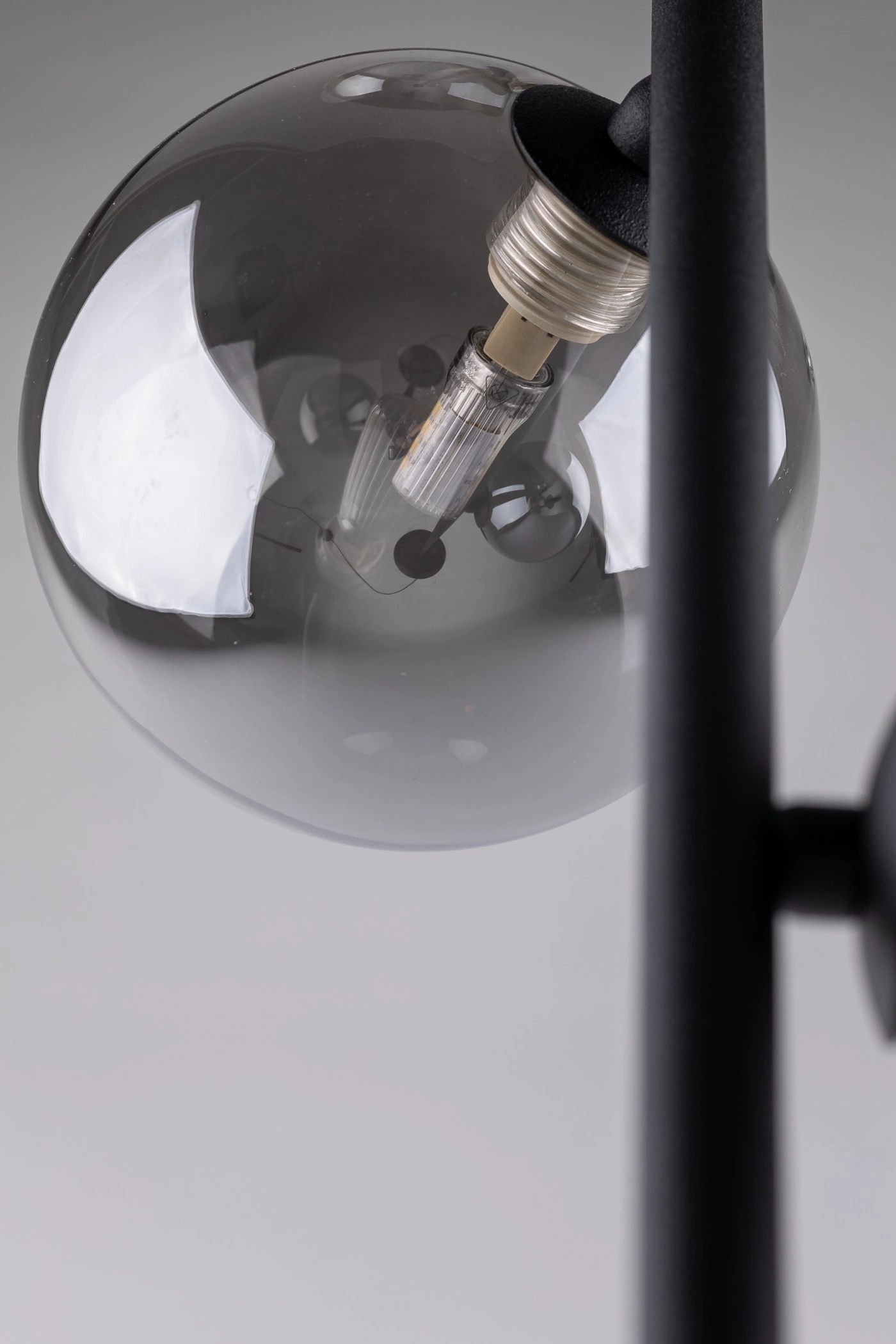   
                        
                        Торшер TK LIGHTING (Польша) 14071    
                         В стиле Хай-тек.  
                        Тип источника света: светодиодная лампа, сменная.                                                 Цвета плафонов и подвесок: Серый.                         Материал: Стекло.                          фото 7