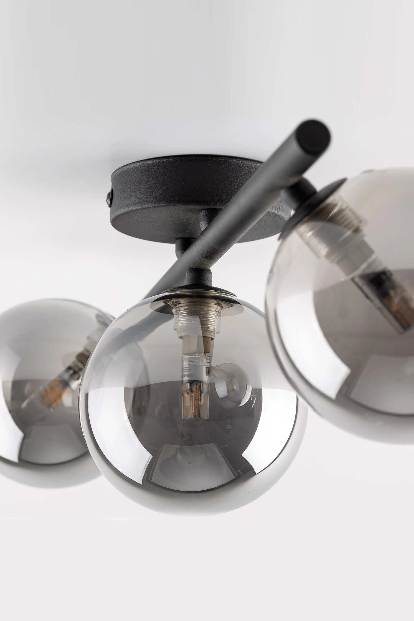   
                        
                        Люстра TK LIGHTING (Польша) 14074    
                         В стиле Хай-тек.  
                        Тип источника света: светодиодная лампа, сменная.                         Форма: Прямоугольник.                         Цвета плафонов и подвесок: Серый.                         Материал: Стекло.                          фото 5