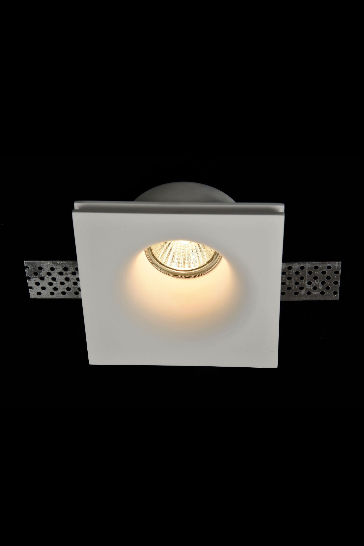   
                        Точковий світильник MAYTONI (Німеччина) 14241    
                         у стилі модерн.  
                        Тип джерела світла: cвітлодіодні led, галогенні.                         Форма: квадрат.                                                                          фото 4