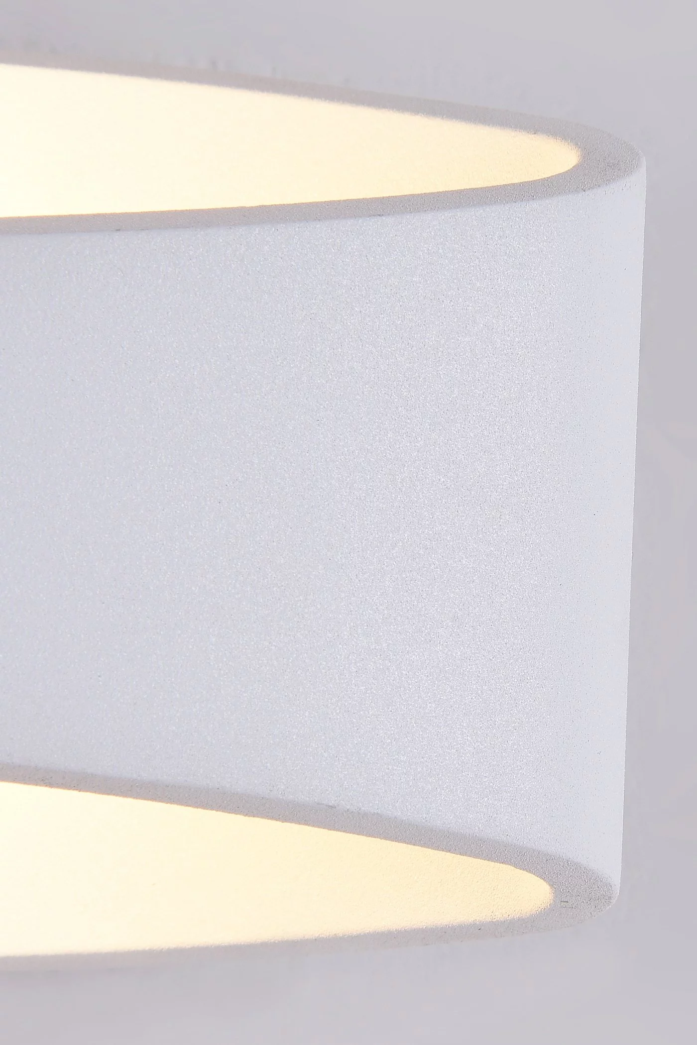   
                        Декоративная подсветка MAYTONI  (Германия) 14554    
                         в стиле Модерн.  
                        Тип источника света: встроенный led-модуль, несъемный.                                                 Цвета плафонов и подвесок: Белый.                                                  фото 6