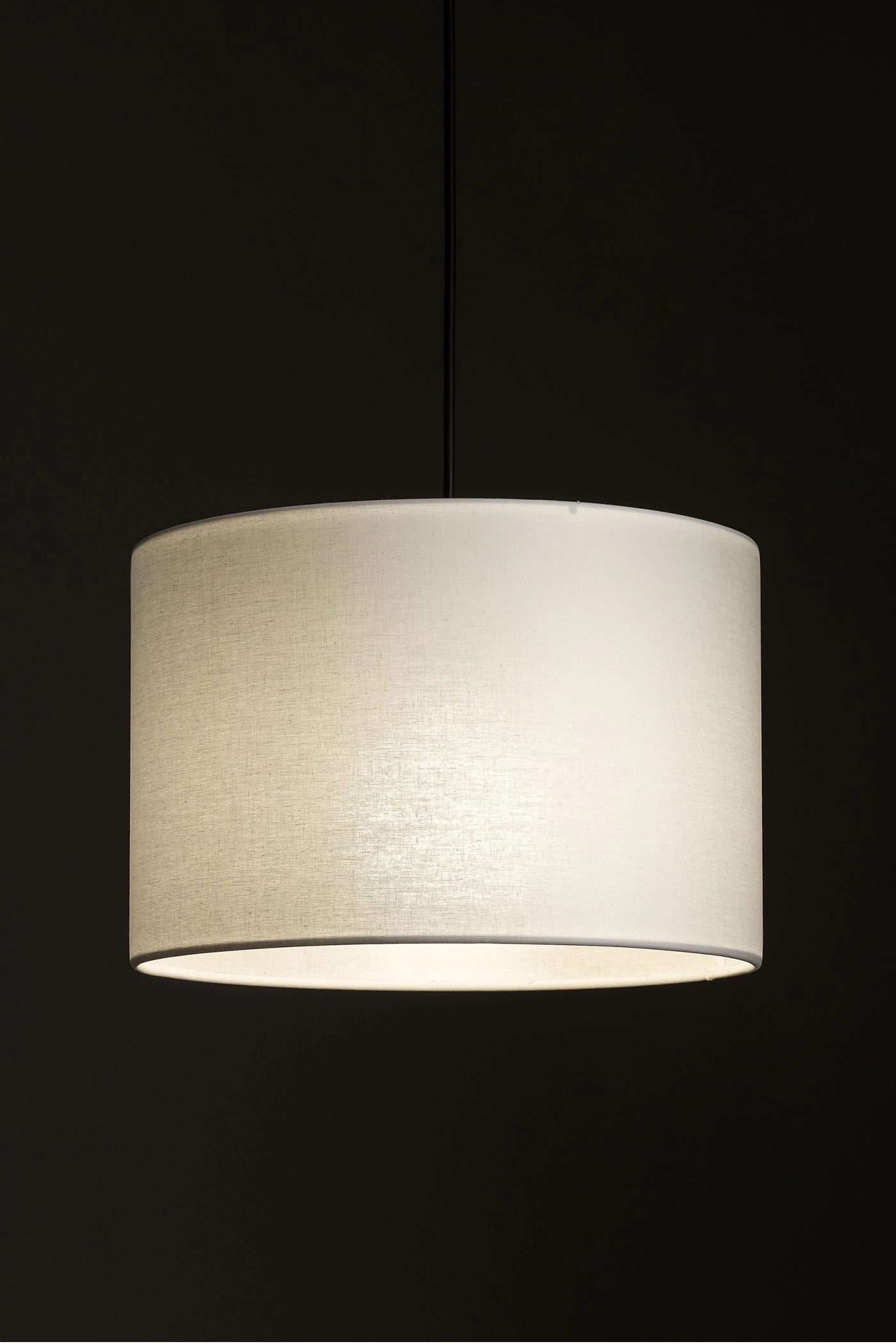   
                        
                        Трековий світильник TK LIGHTING (Польща) 15156    
                         У стилі Модерн.  
                        Тип джерела світла: світлодіодна лампа, змінна.                         Форма: Циліндр.                         Кольори плафонів і підвісок: Білий.                         Матеріал: Метал, Пластик.                          фото 3