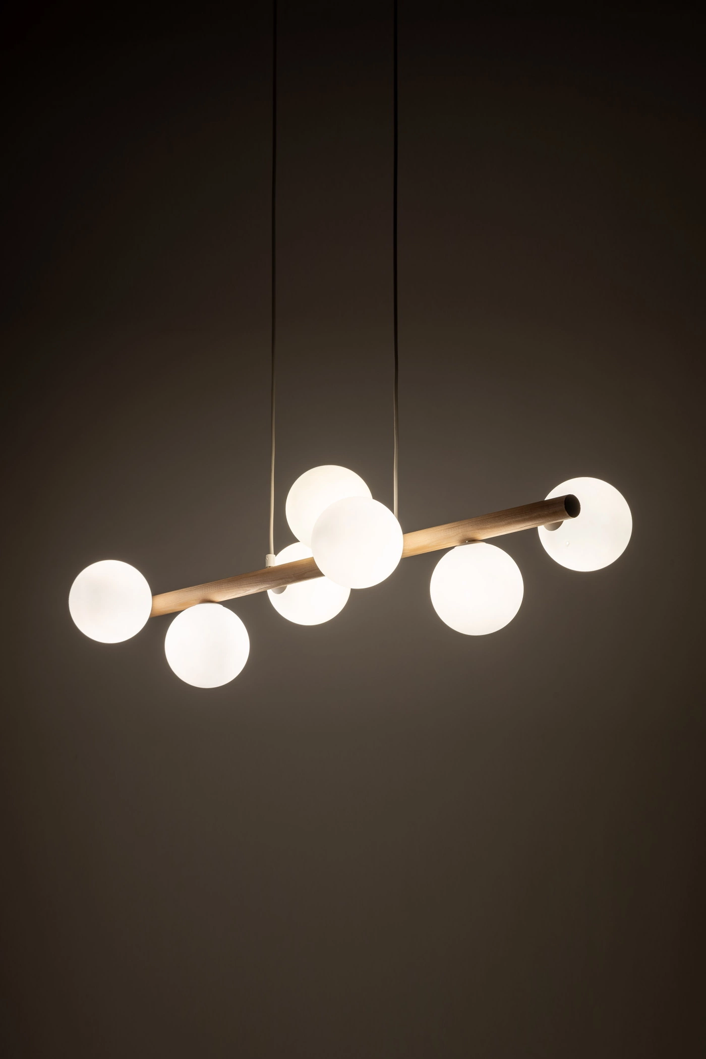   
                        
                        Люстра TK LIGHTING (Польша) 15286    
                         В стиле Скандинавский, Модерн.  
                        Тип источника света: светодиодная лампа, сменная.                         Форма: Прямоугольник.                         Цвета плафонов и подвесок: Белый.                         Материал: Стекло.                          фото 10
