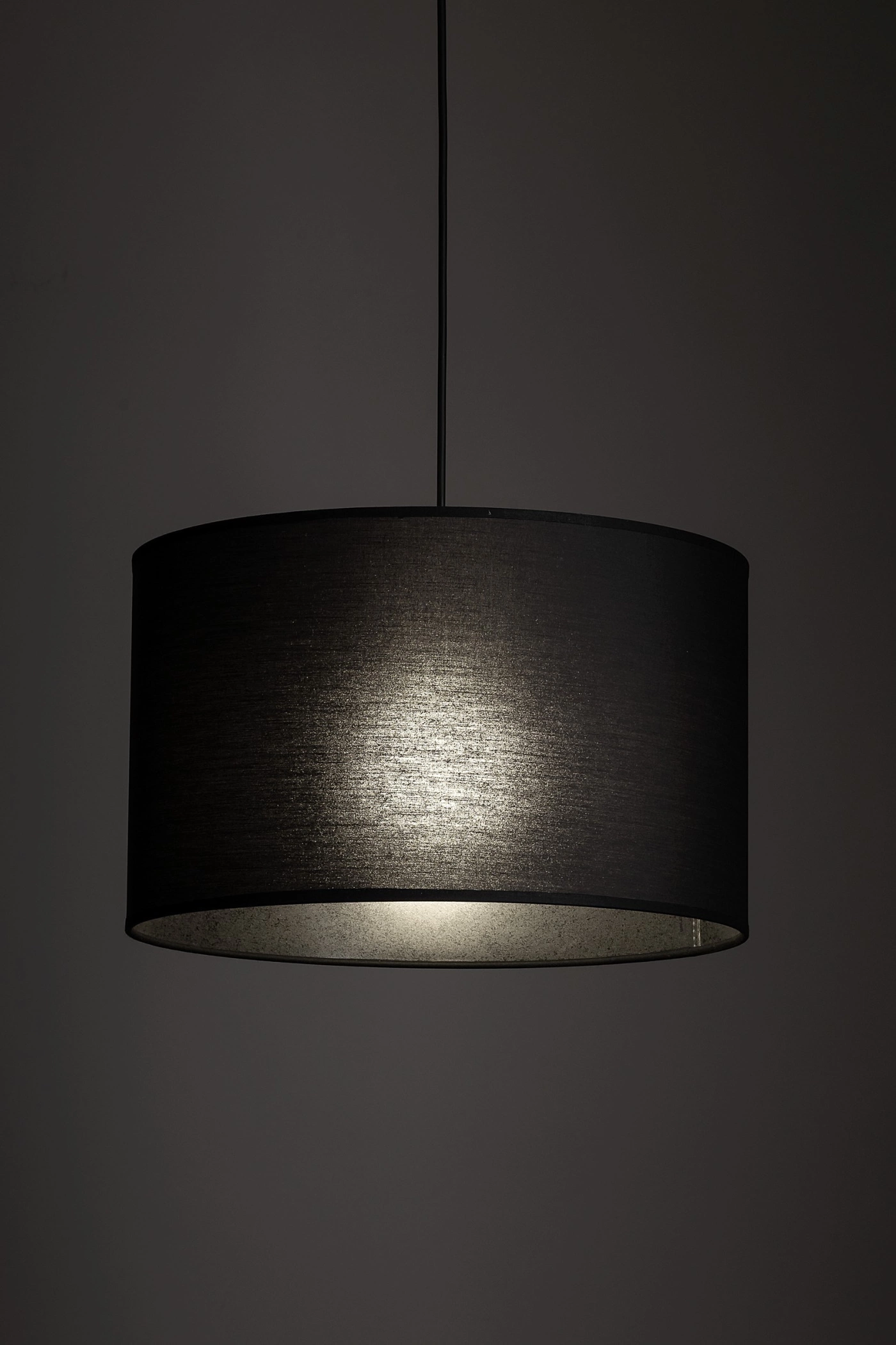   
                        
                        Трековий світильник TK LIGHTING (Польща) 15356    
                         У стилі Модерн.  
                        Тип джерела світла: світлодіодна лампа, змінна.                         Форма: Циліндр.                         Кольори плафонів і підвісок: Чорний.                         Матеріал: Метал, Пластик.                          фото 3