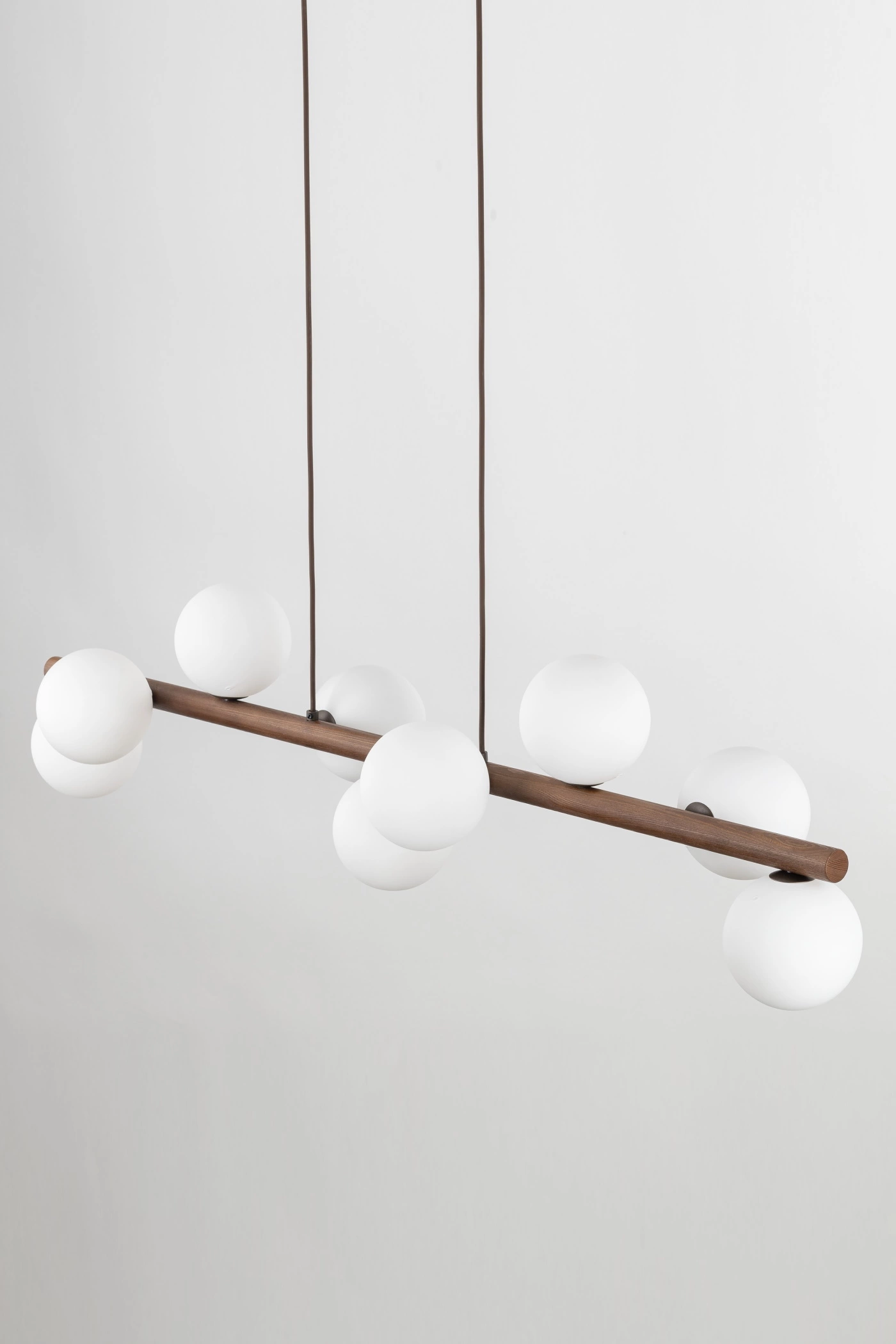   
                        
                        Люстра TK LIGHTING (Польша) 15366    
                         В стиле Скандинавский, Модерн.  
                        Тип источника света: светодиодная лампа, сменная.                         Форма: Прямоугольник.                         Цвета плафонов и подвесок: Белый.                         Материал: Стекло.                          фото 6