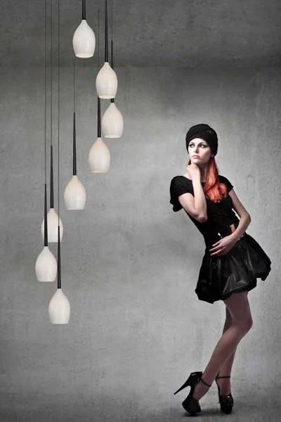   
                        
                        Люстра AZZARDO (Польща) 15381    
                         у стилі Модерн.  
                        Тип джерела світла: світлодіодна лампа, змінна.                         Форма: Коло.                         Кольори плафонів і підвісок: Білий, Чорний.                         Матеріал: Скло.                          фото 2