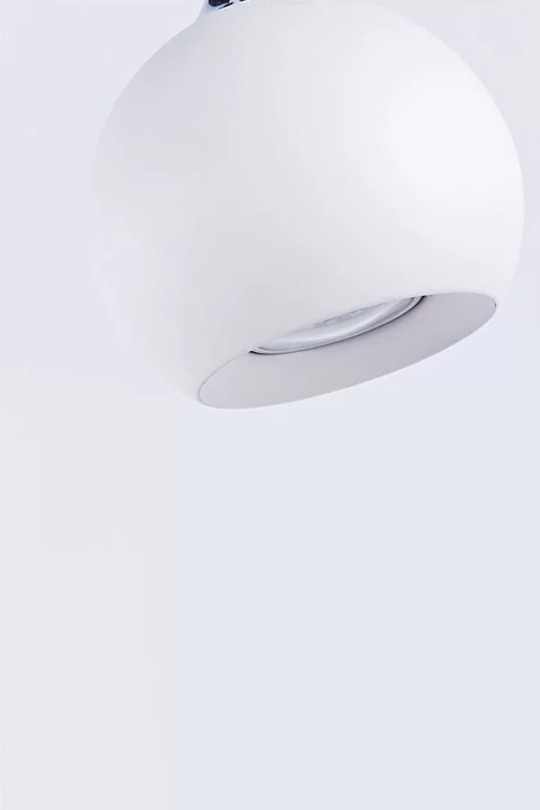   
                        
                        Люстра AZZARDO (Польща) 15457    
                         у стилі Хай-тек.  
                        Тип джерела світла: світлодіодна лампа, змінна.                         Форма: Куля.                         Кольори плафонів і підвісок: Білий.                         Матеріал: Метал.                          фото 2