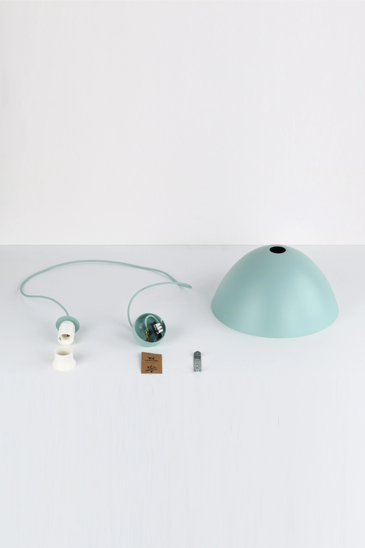   
                        
                        Люстра TK LIGHTING (Польша) 15458    
                         В стиле Лофт.  
                        Тип источника света: светодиодная лампа, сменная.                         Форма: Круг.                         Цвета плафонов и подвесок: Голубой.                         Материал: Сталь, Пластик.                          фото 6