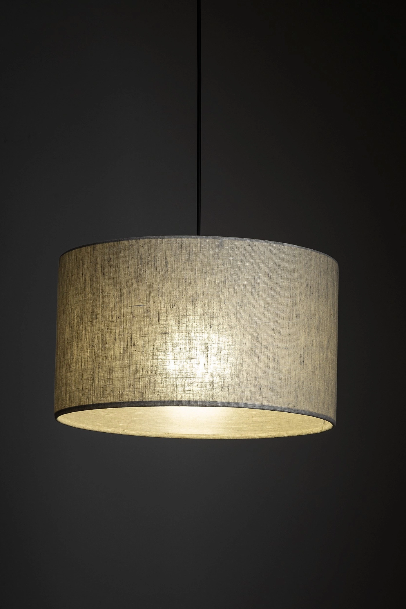  
                        
                        Трековий світильник TK LIGHTING (Польща) 15599    
                         У стилі Модерн.  
                        Тип джерела світла: світлодіодна лампа, змінна.                         Форма: Циліндр.                         Кольори плафонів і підвісок: Бежевий.                         Матеріал: Метал, Пластик.                          фото 3