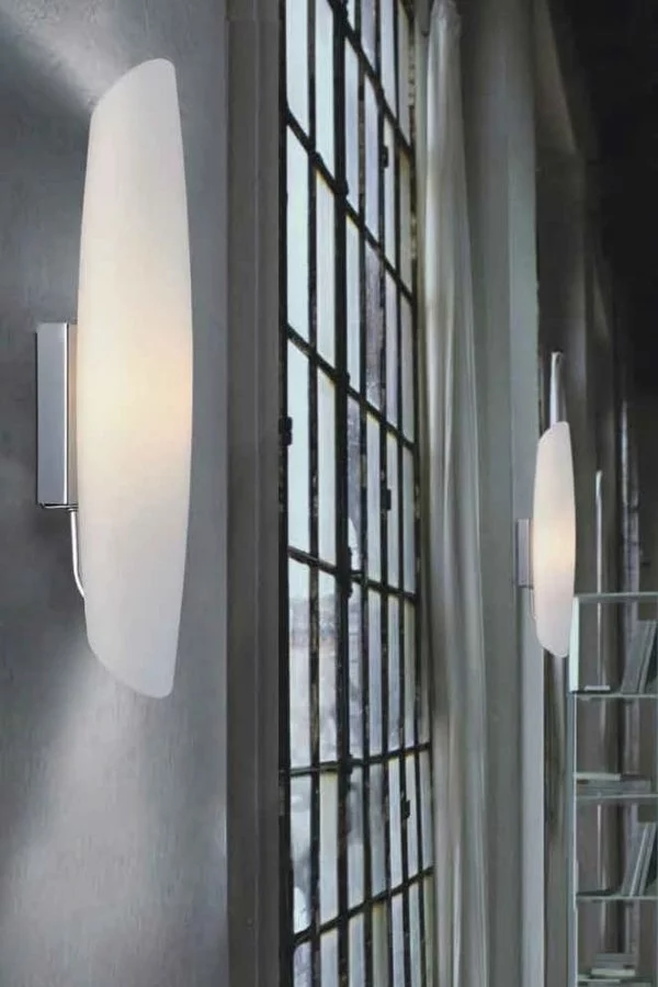   
                        
                        Світильник настінний AZZARDO (Польща) 15958    
                         у стилі Модерн.  
                        Тип джерела світла: світлодіодна лампа, змінна.                                                 Кольори плафонів і підвісок: Білий.                         Матеріал: Скло.                          фото 3