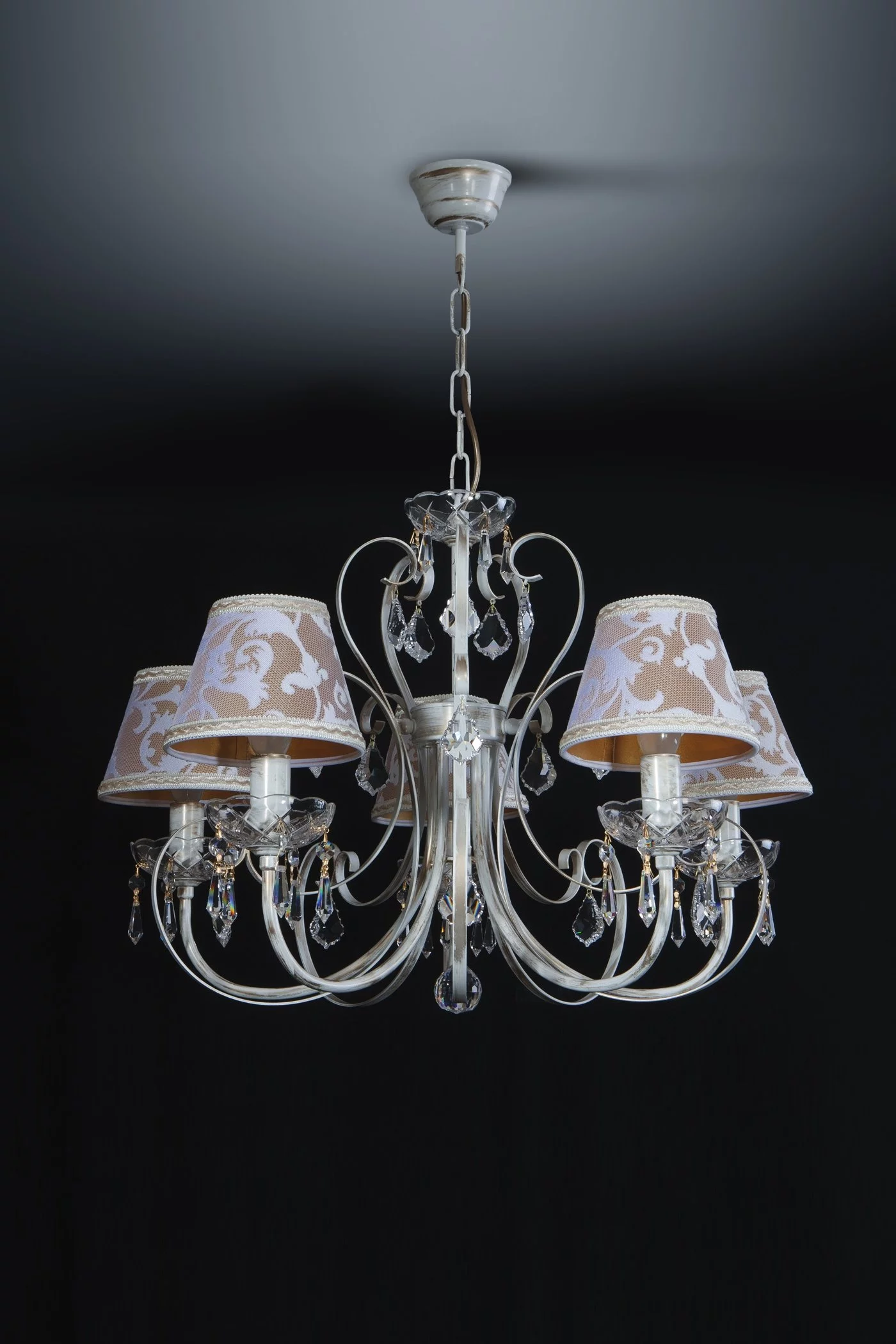   
                        
                        Люстра NB LIGHT (Україна) 16257    
                         У стилі Класика.  
                        Тип джерела світла: світлодіодна лампа, змінна.                         Форма: Коло.                         Кольори плафонів і підвісок: Бежевий, Малюнок, Прозорий.                         Матеріал: Тканина, Пластик, Кришталь.                          фото 1