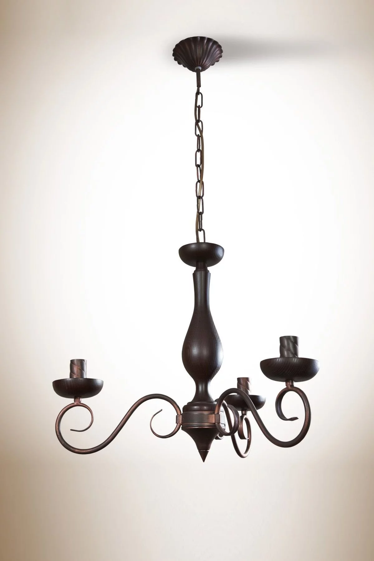   
                        
                        Люстра NB LIGHT (Україна) 16268    
                         У стилі Кантрі.  
                        Тип джерела світла: світлодіодна лампа, змінна.                         Форма: Коло.                                                                          фото 1
