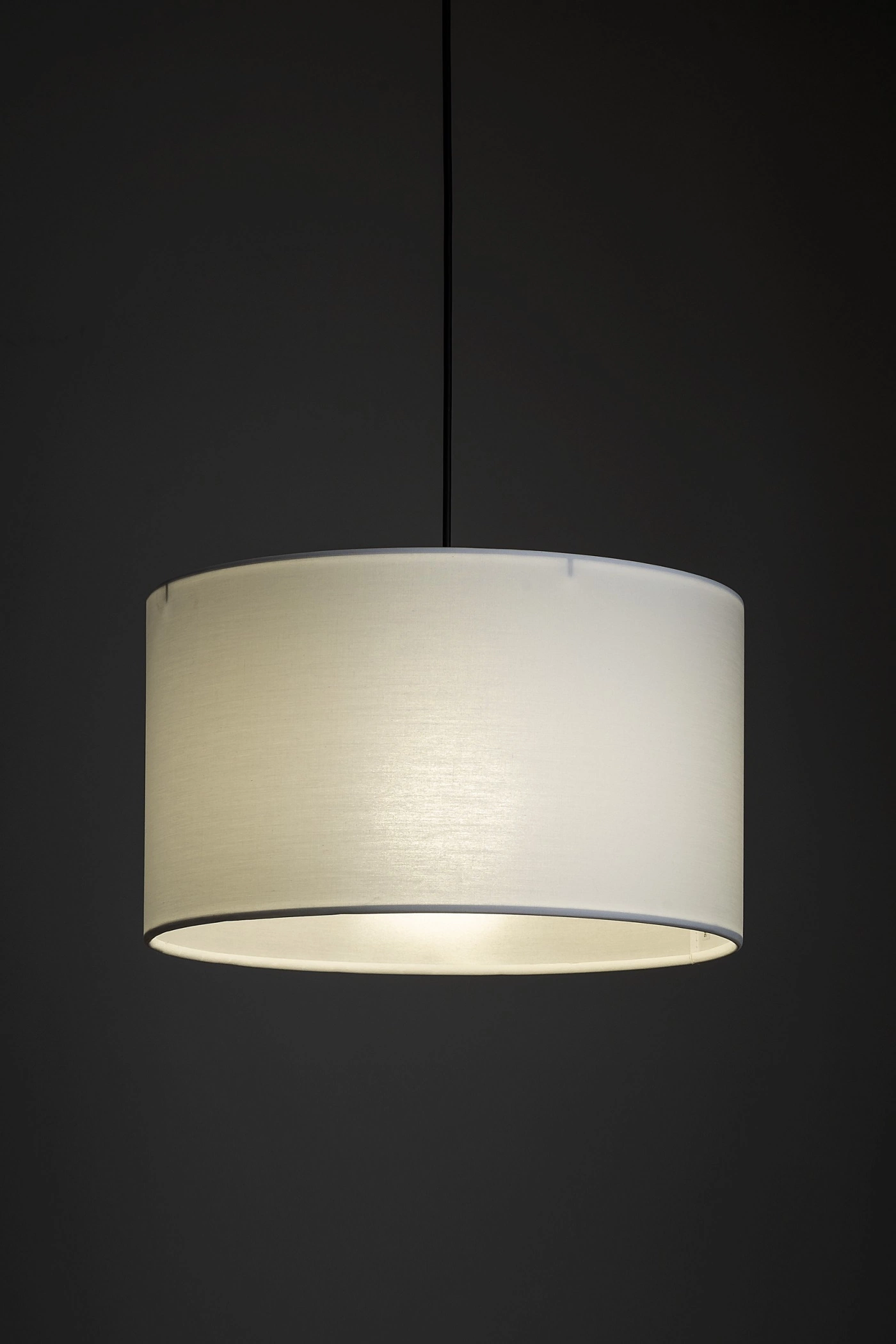   
                        
                        Трековий світильник TK LIGHTING (Польща) 16307    
                         У стилі Модерн.  
                        Тип джерела світла: світлодіодна лампа, змінна.                         Форма: Циліндр.                         Кольори плафонів і підвісок: Білий.                         Матеріал: Метал, Пластик.                          фото 3