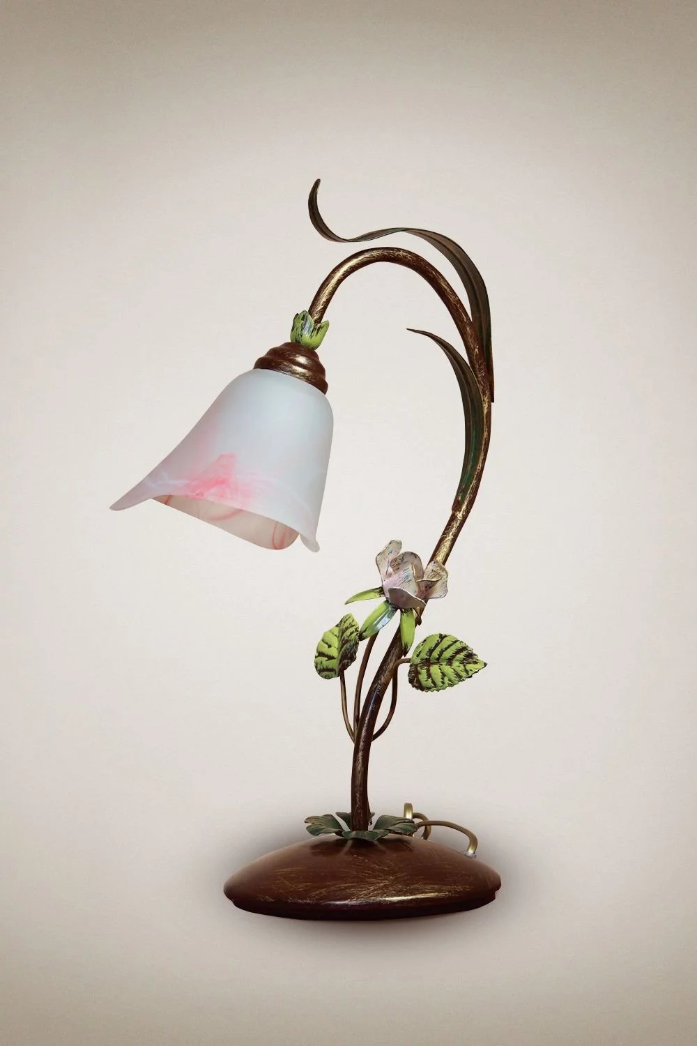   
                        
                        Настільна лампа NB LIGHT (Україна) 16355    
                         у стилі Флористика.  
                        Тип джерела світла: світлодіодна лампа, змінна.                                                 Кольори плафонів і підвісок: Білий, Рожевий.                         Матеріал: Скло.                          фото 1