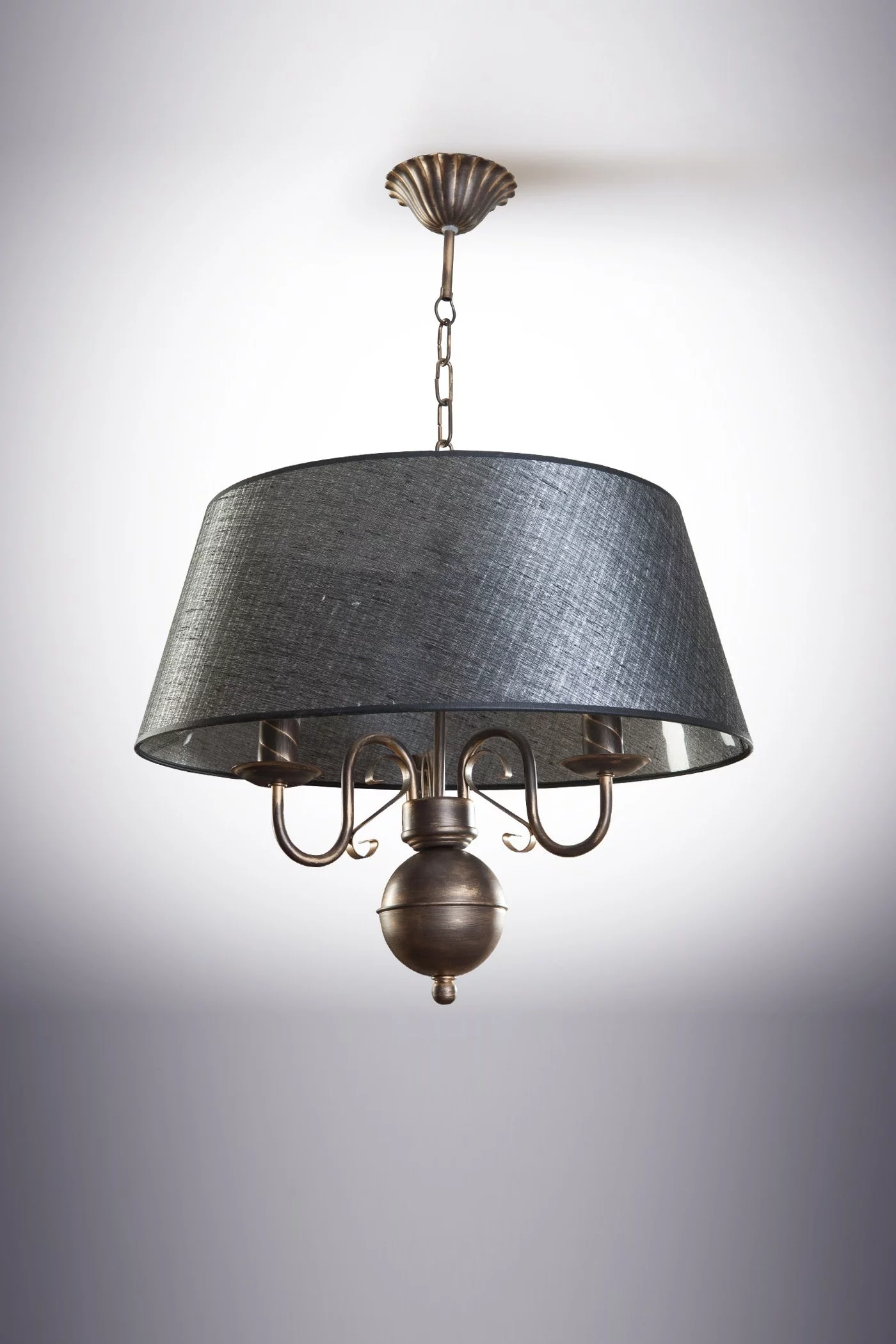   
                        
                        Люстра NB LIGHT (Україна) 16455    
                         У стилі Модерн.  
                        Тип джерела світла: світлодіодна лампа, змінна.                         Форма: Коло.                         Кольори плафонів і підвісок: Сірий.                         Матеріал: Тканина.                          фото 1