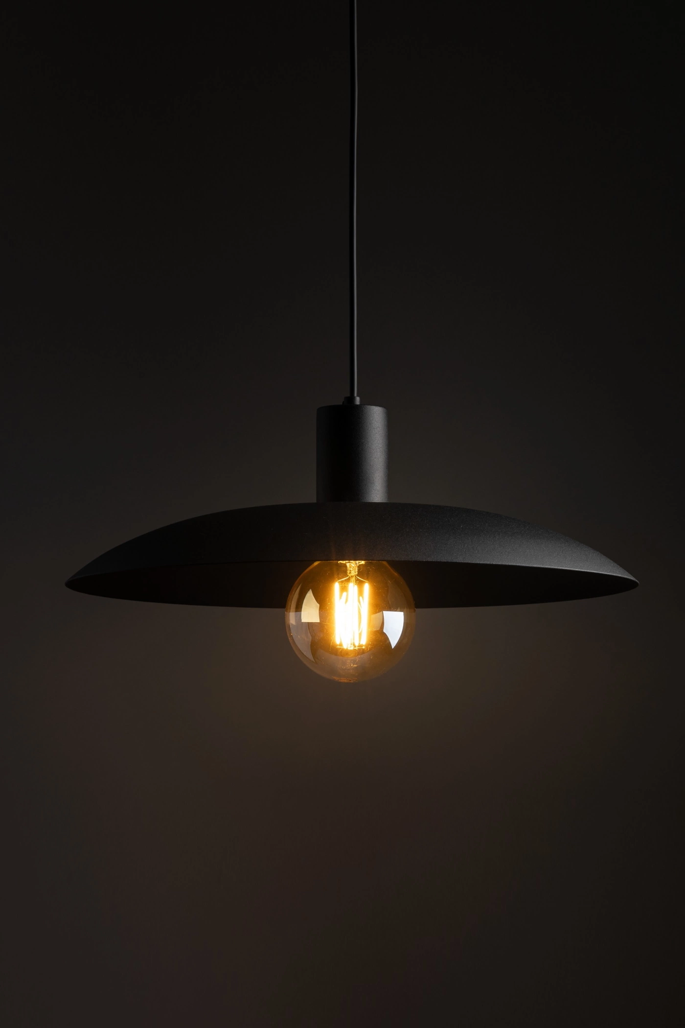   
                        
                        Люстра TK LIGHTING (Польща) 16540    
                         У стилі Лофт.  
                        Тип джерела світла: світлодіодна лампа, змінна.                         Форма: Коло.                         Кольори плафонів і підвісок: Чорний.                         Матеріал: Метал, Пластик.                          фото 6