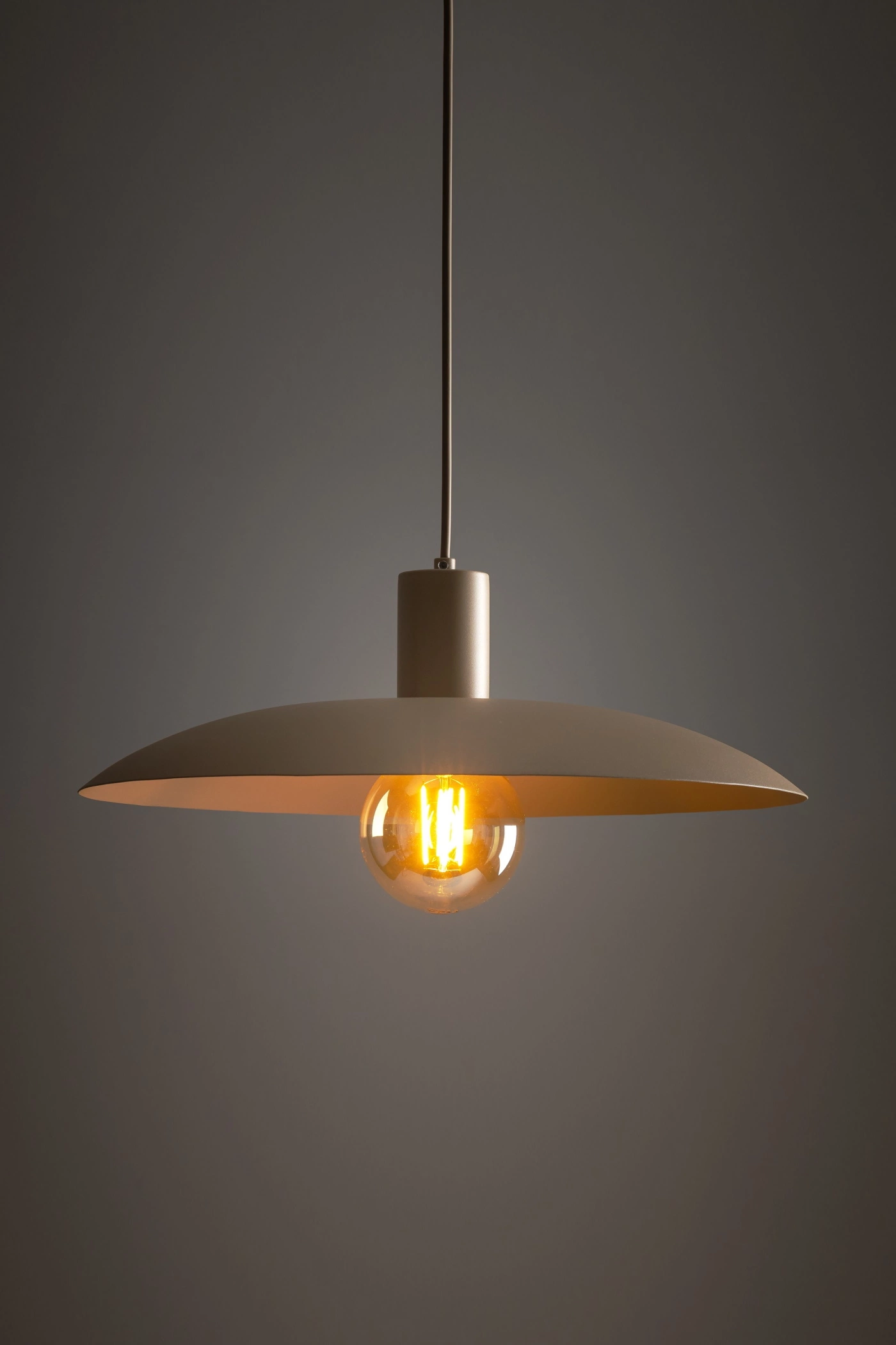   
                        
                        Люстра TK LIGHTING (Польша) 16549    
                         В стиле Лофт.  
                        Тип источника света: светодиодная лампа, сменная.                         Форма: Круг.                         Цвета плафонов и подвесок: Бежевый.                         Материал: Металл, Пластик.                          фото 5