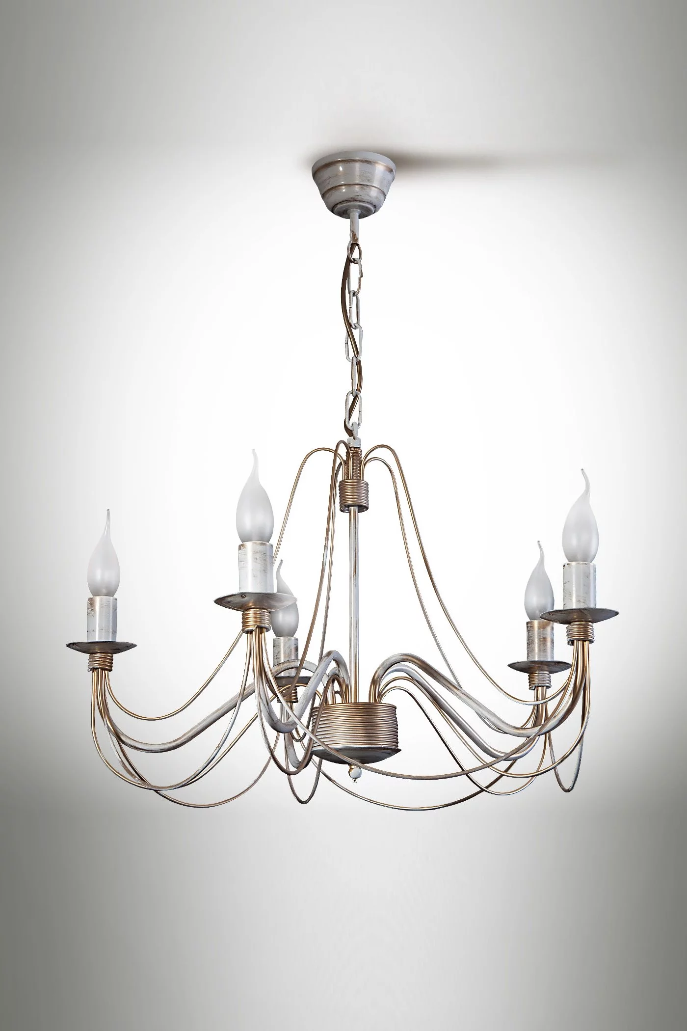   
                        
                        Люстра NB LIGHT (Украина) 16629    
                         В стиле Классика.  
                        Тип источника света: светодиодная лампа, сменная.                         Форма: Круг.                                                                          фото 1