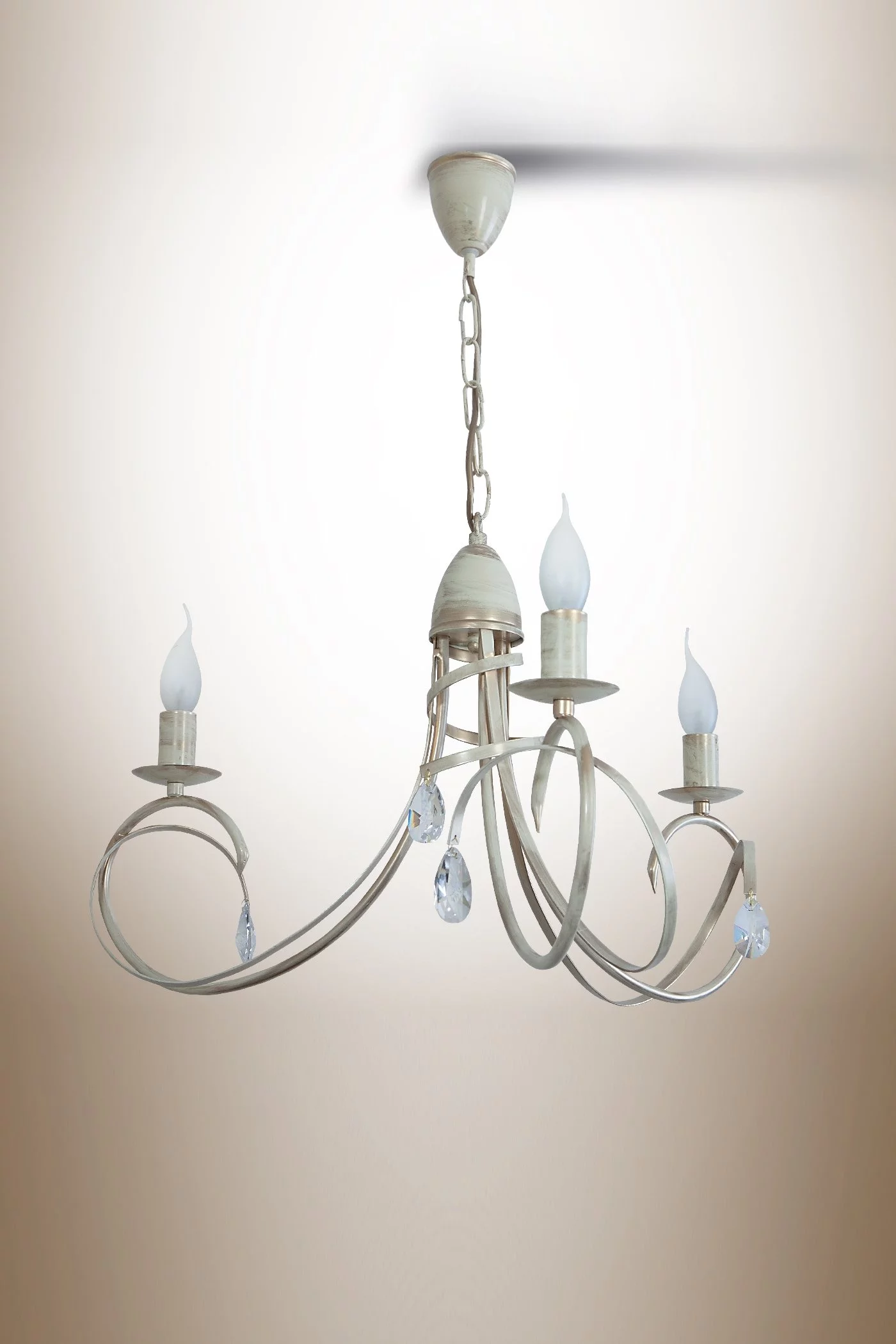   
                        
                        Люстра NB LIGHT (Україна) 16631    
                         У стилі Класика.  
                        Тип джерела світла: світлодіодна лампа, змінна.                         Форма: Коло.                                                                          фото 1
