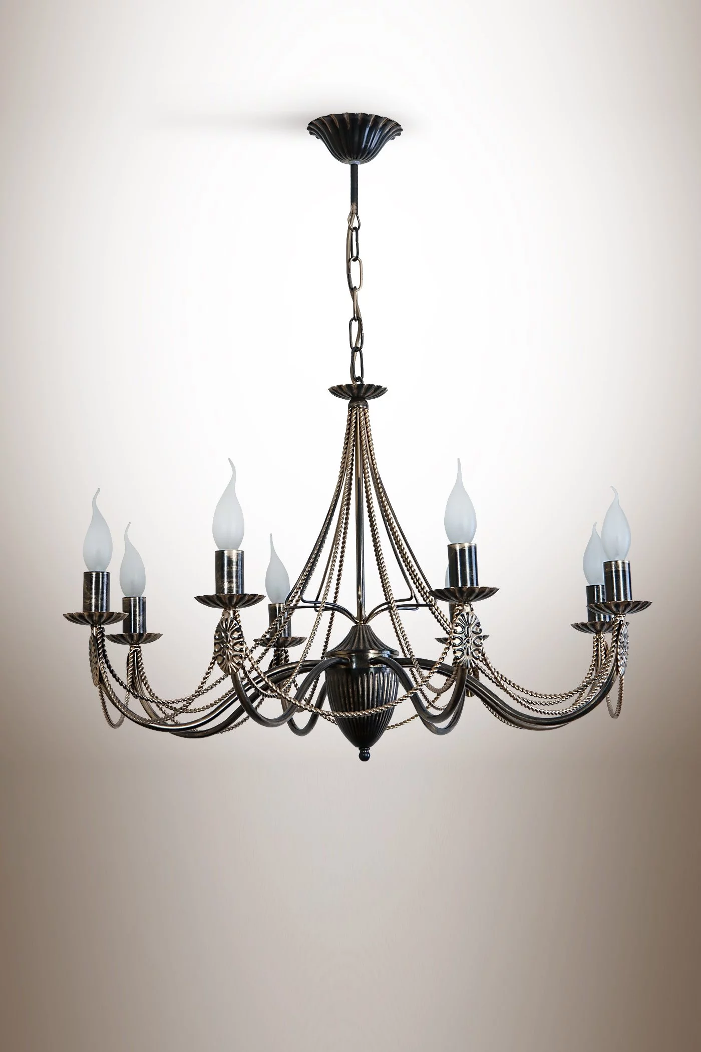   
                        
                        Люстра NB LIGHT (Україна) 16795    
                         У стилі Класика.  
                        Тип джерела світла: світлодіодна лампа, змінна.                         Форма: Коло.                                                                          фото 1