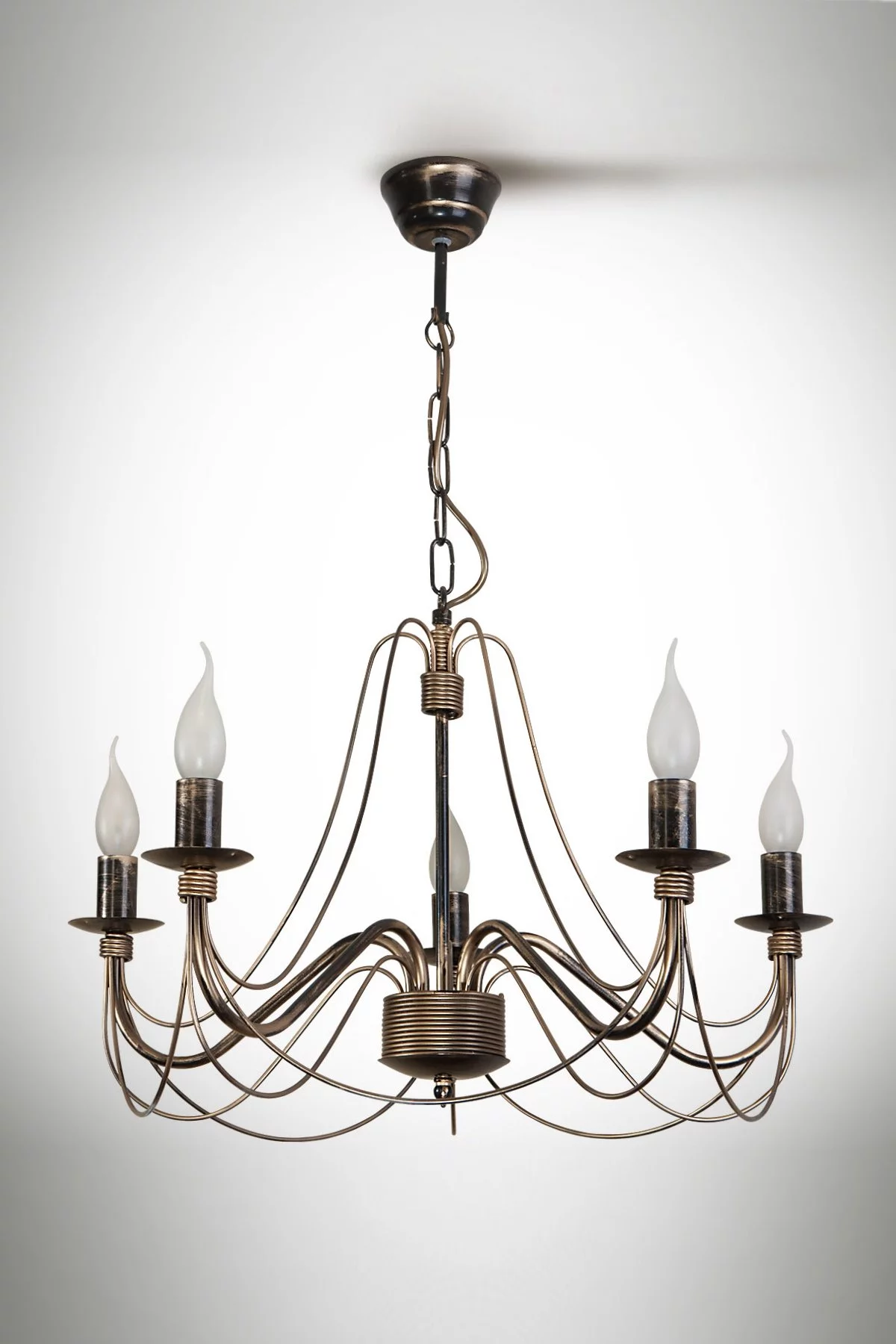   
                        
                        Люстра NB LIGHT (Україна) 16938    
                         У стилі Класика.  
                        Тип джерела світла: світлодіодна лампа, змінна.                         Форма: Коло.                                                                          фото 1