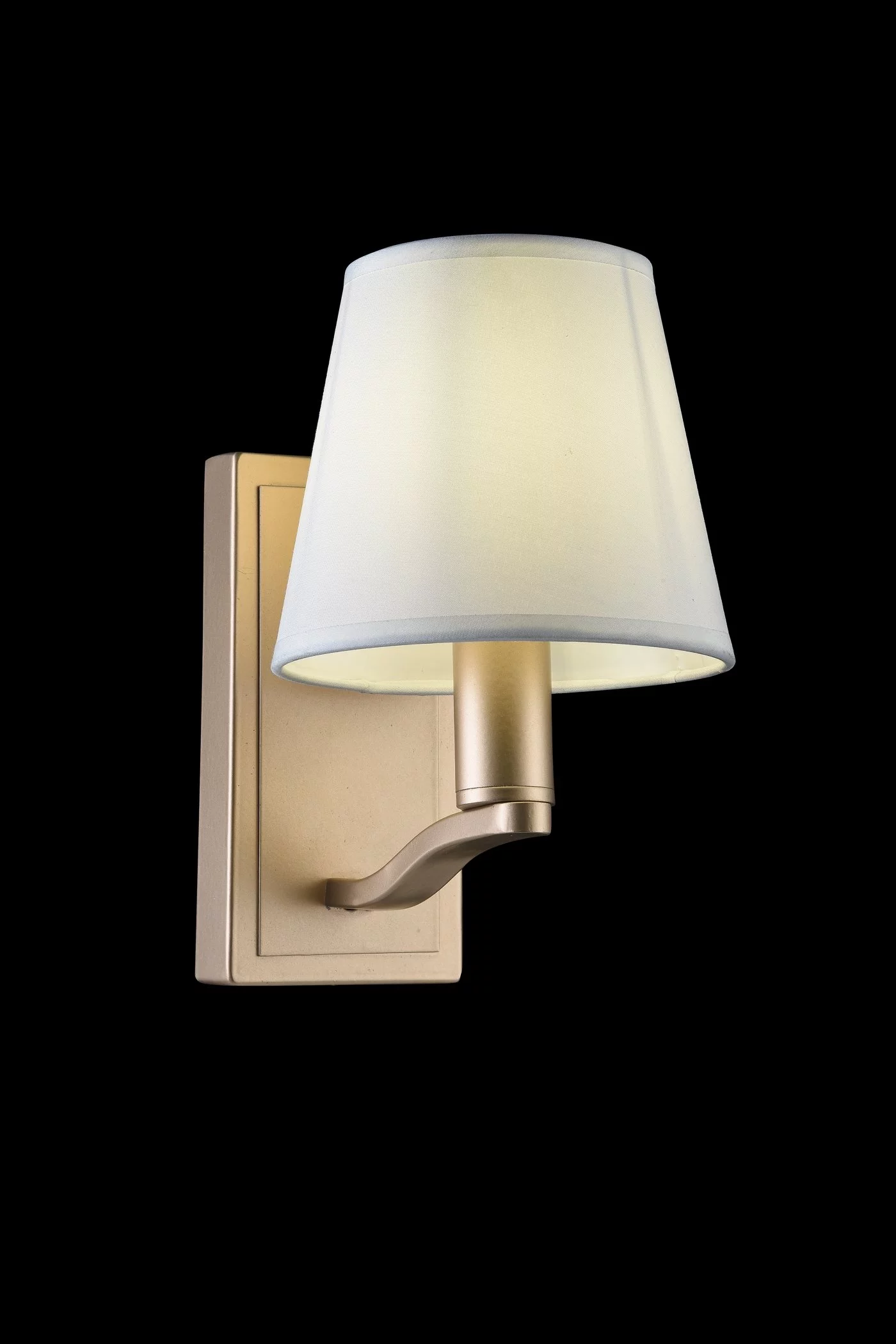   
                        Бра FREYA  (Германия) 17060    
                         в стиле Классика.  
                        Тип источника света: светодиодная лампа, сменная.                                                 Цвета плафонов и подвесок: Белый.                         Материал: Ткань, Пластик.                          фото 2