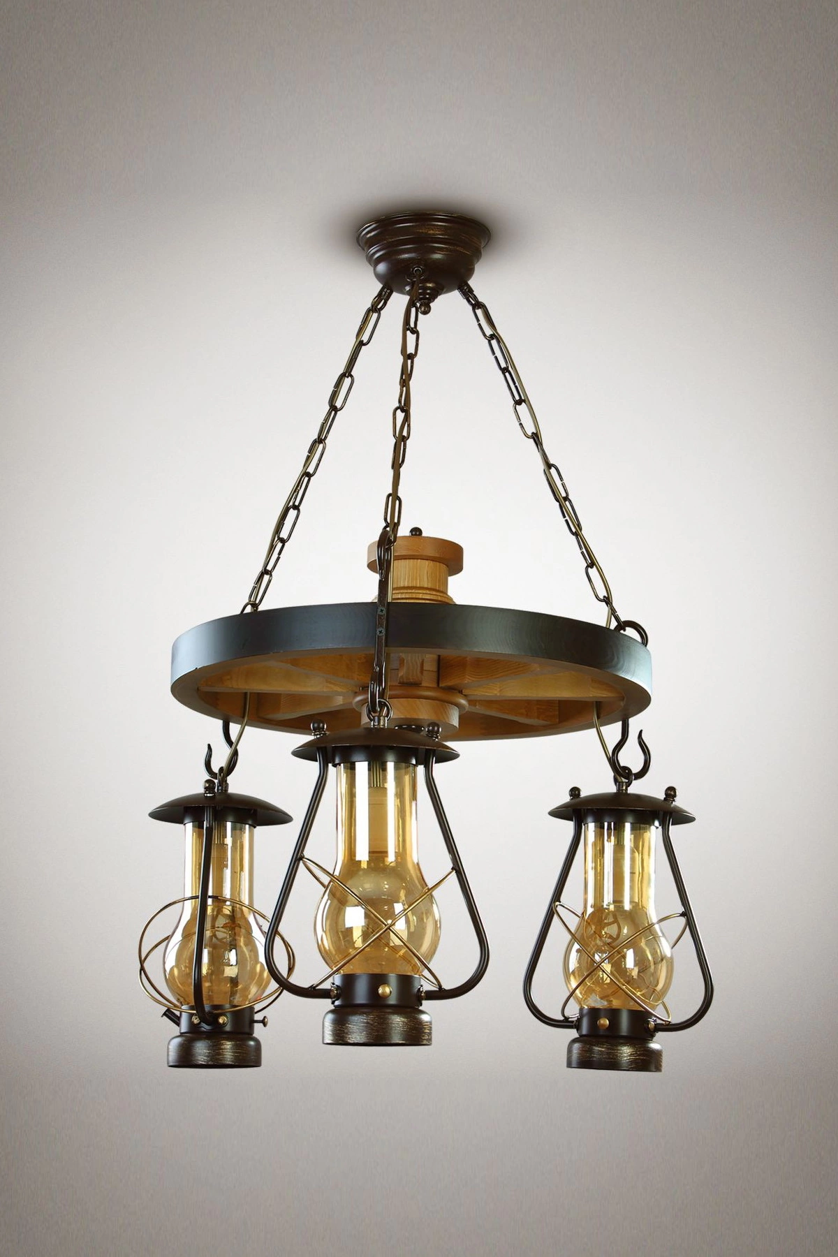   
                        
                        Люстра NB LIGHT (Україна) 17239    
                         У стилі Кантрі.  
                        Тип джерела світла: світлодіодна лампа, змінна.                         Форма: Колесо.                         Кольори плафонів і підвісок: Білий.                         Матеріал: Скло.                          фото 1