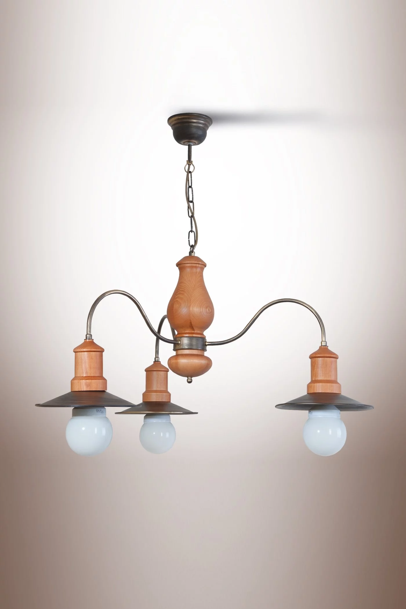   
                        
                        Люстра NB LIGHT (Україна) 17265    
                         У стилі Кантрі.  
                        Тип джерела світла: світлодіодна лампа, змінна.                         Форма: Коло.                                                                          фото 1