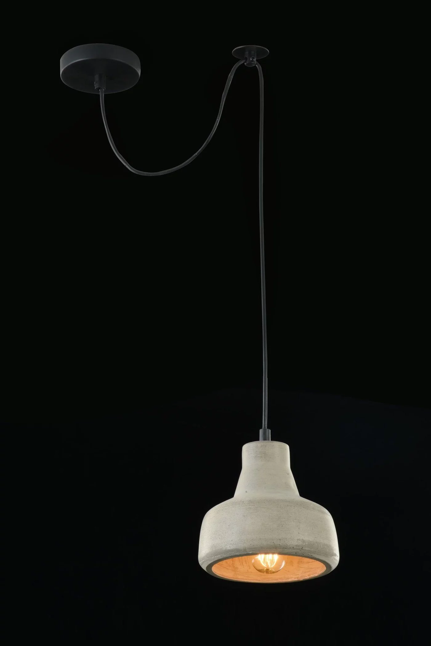   
                        Люстра MAYTONI (Німеччина) 17761    
                         у стилі Лофт, Скандинавський.  
                        Тип джерела світла: світлодіодна лампа, змінна.                         Форма: Коло.                         Кольори плафонів і підвісок: Сірий.                         Матеріал: Бетон.                          фото 6