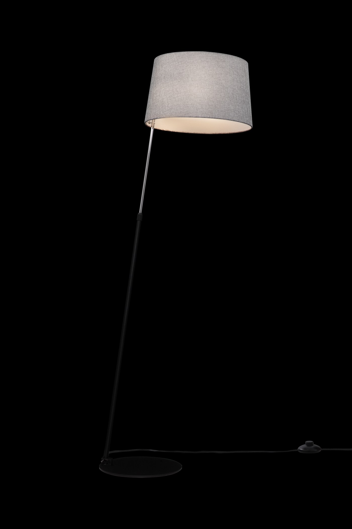   
                        Торшер MAYTONI (Німеччина) 17784    
                         у стилі модерн.  
                        Тип джерела світла: cвітлодіодні led, енергозберігаючі, розжарювання.                                                 Кольори плафонів і підвісок: бежевий.                         Матеріал: тканина.                          фото 4