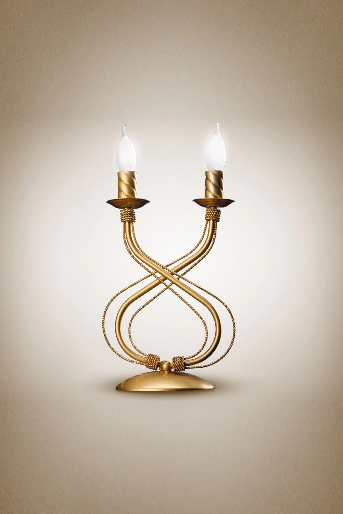   
                        
                        Настольная лампа NB LIGHT (Украина) 18368    
                         в стиле Классика.  
                        Тип источника света: светодиодная лампа, сменная.                                                                                                  фото 1